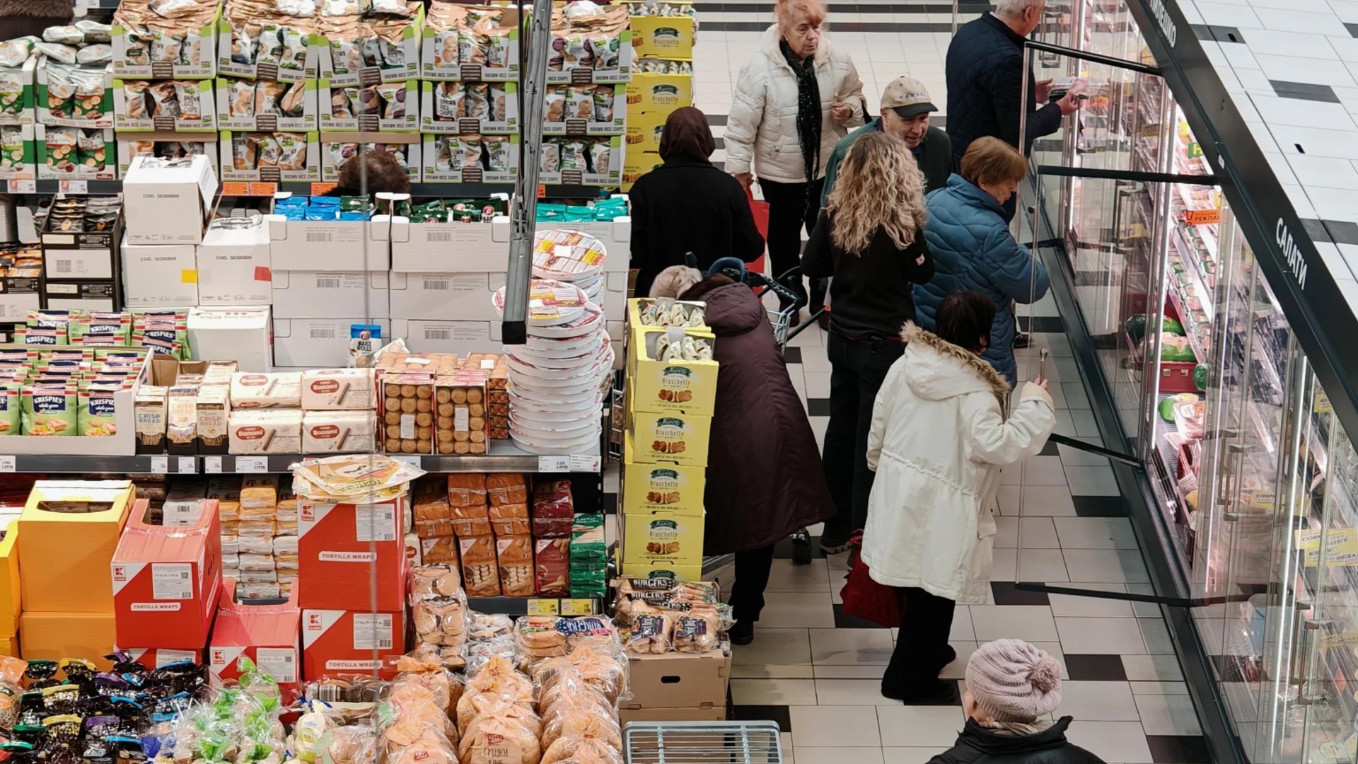 Надценки до 135 процента в търговските вериги е установила КЗК