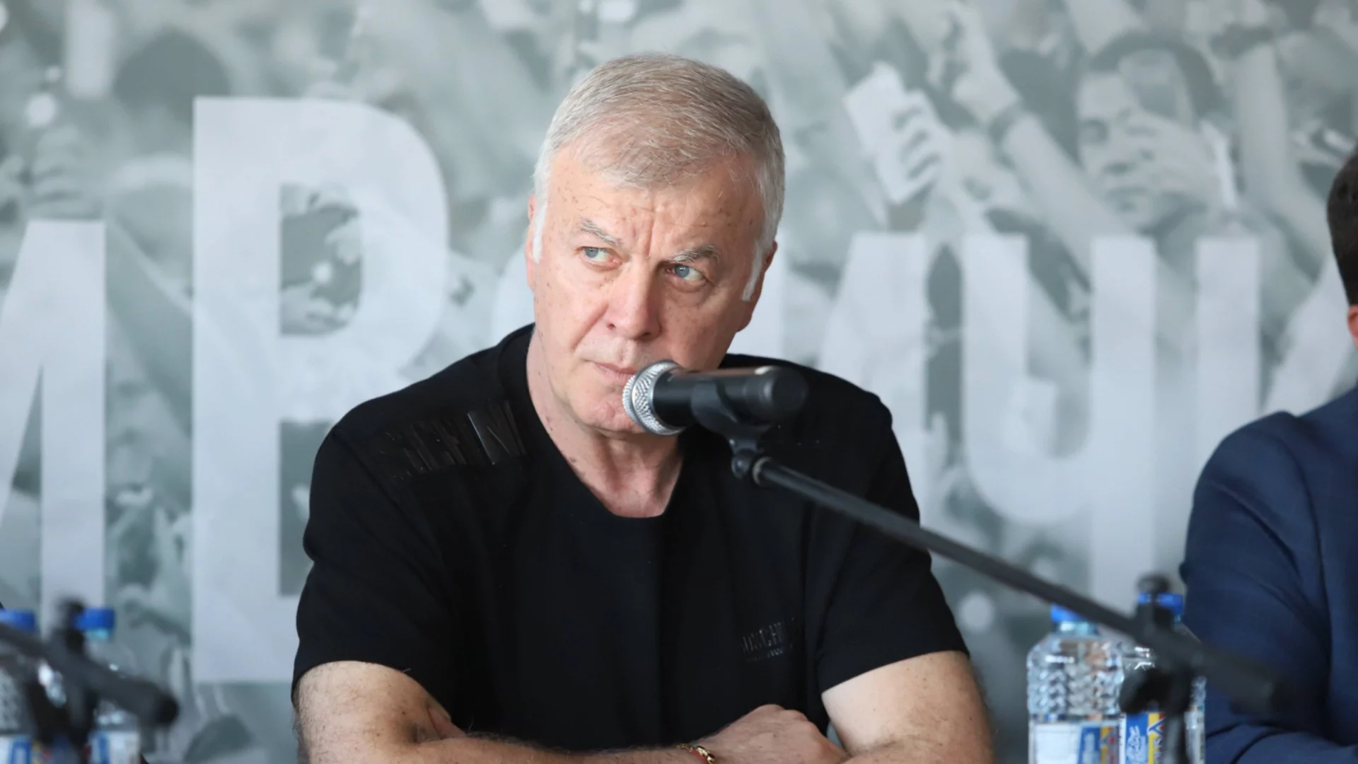 Край! Наско Сираков реши кризата в атаката на Левски