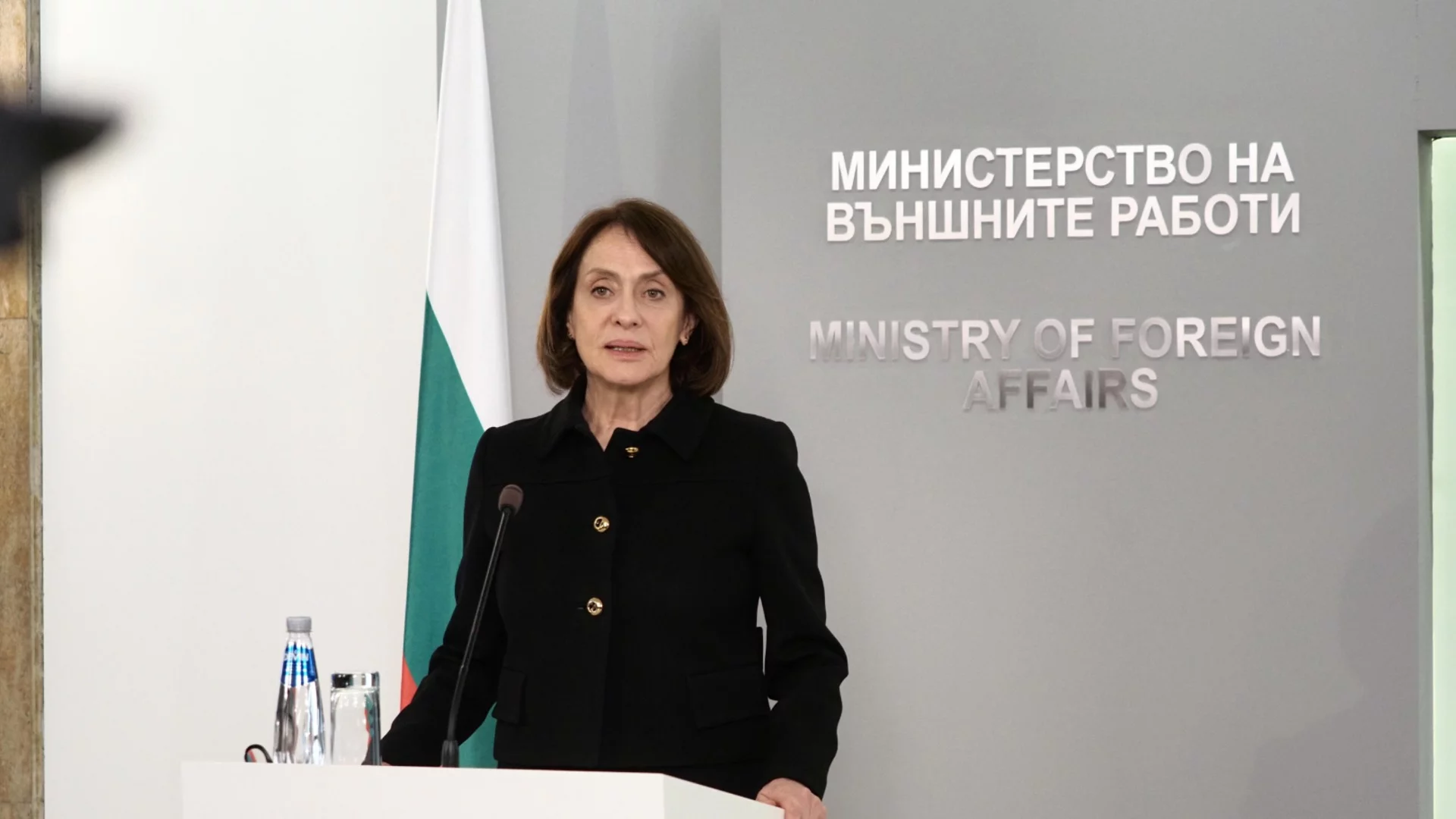 По суша: Още 10 българи евакуирани от Катар и Кувейт