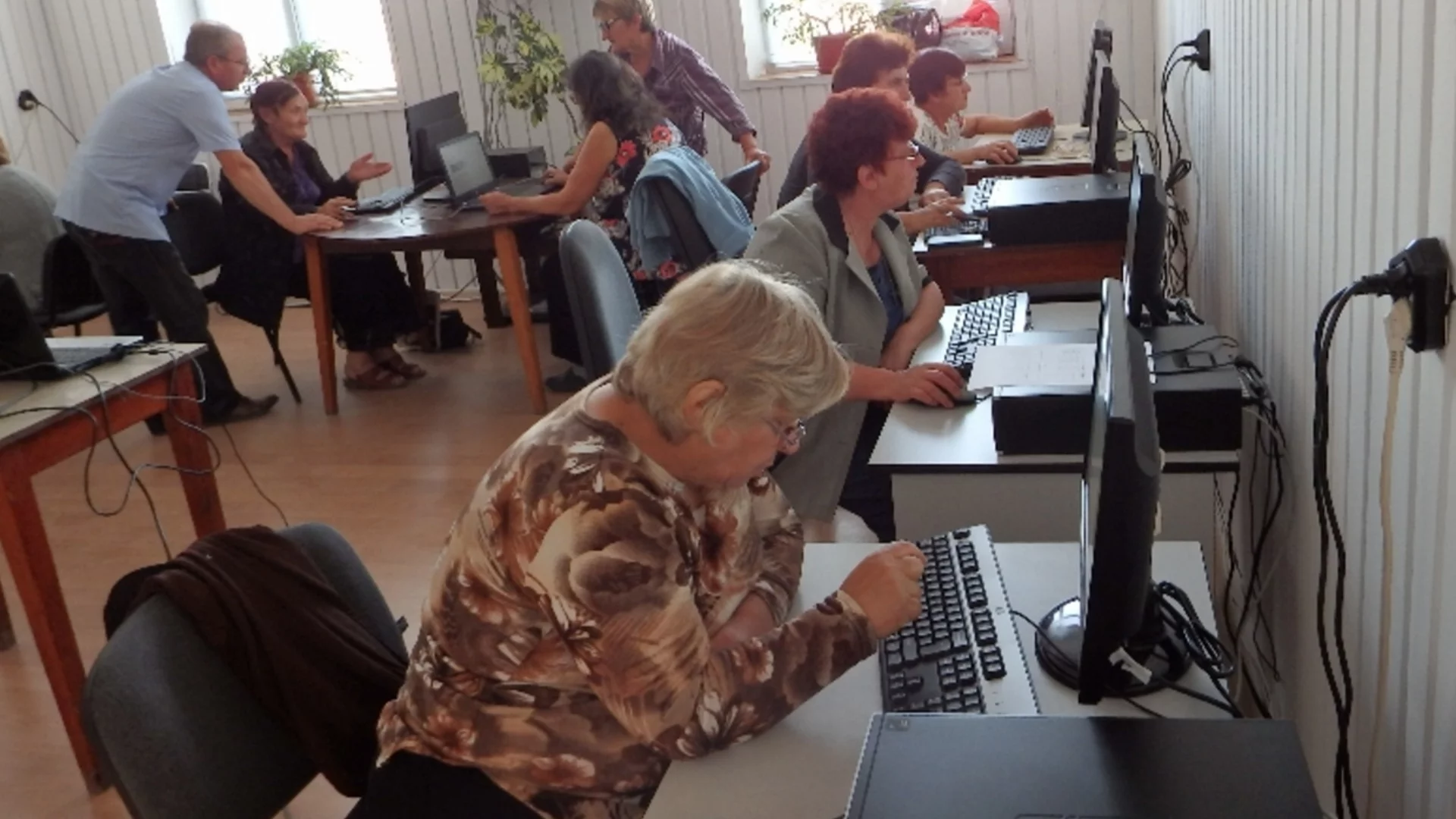 Искат създаване на университет за пенсионери