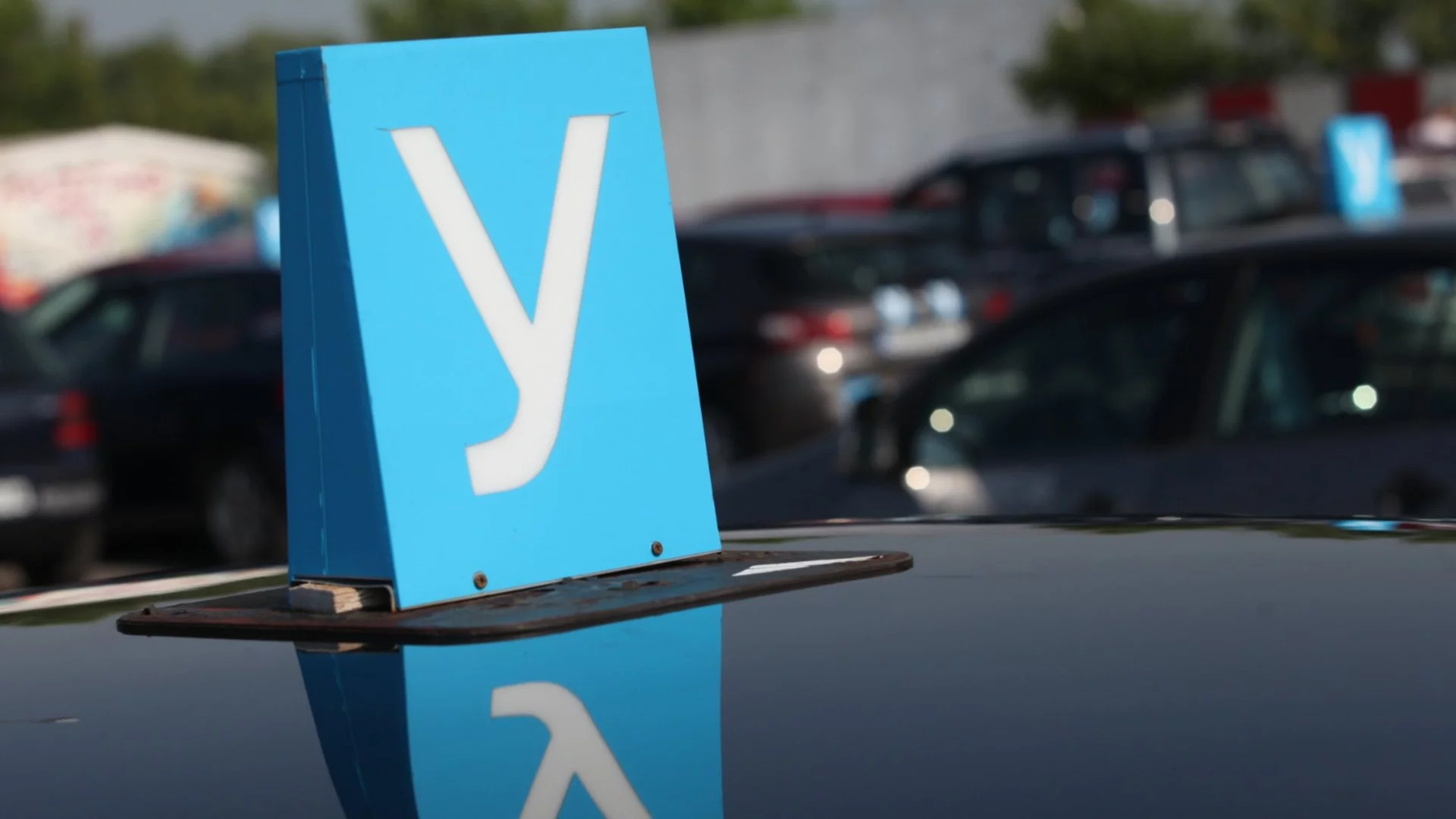 Ново шоково поскъпване на шофьорските курсове, задължително нощно каране