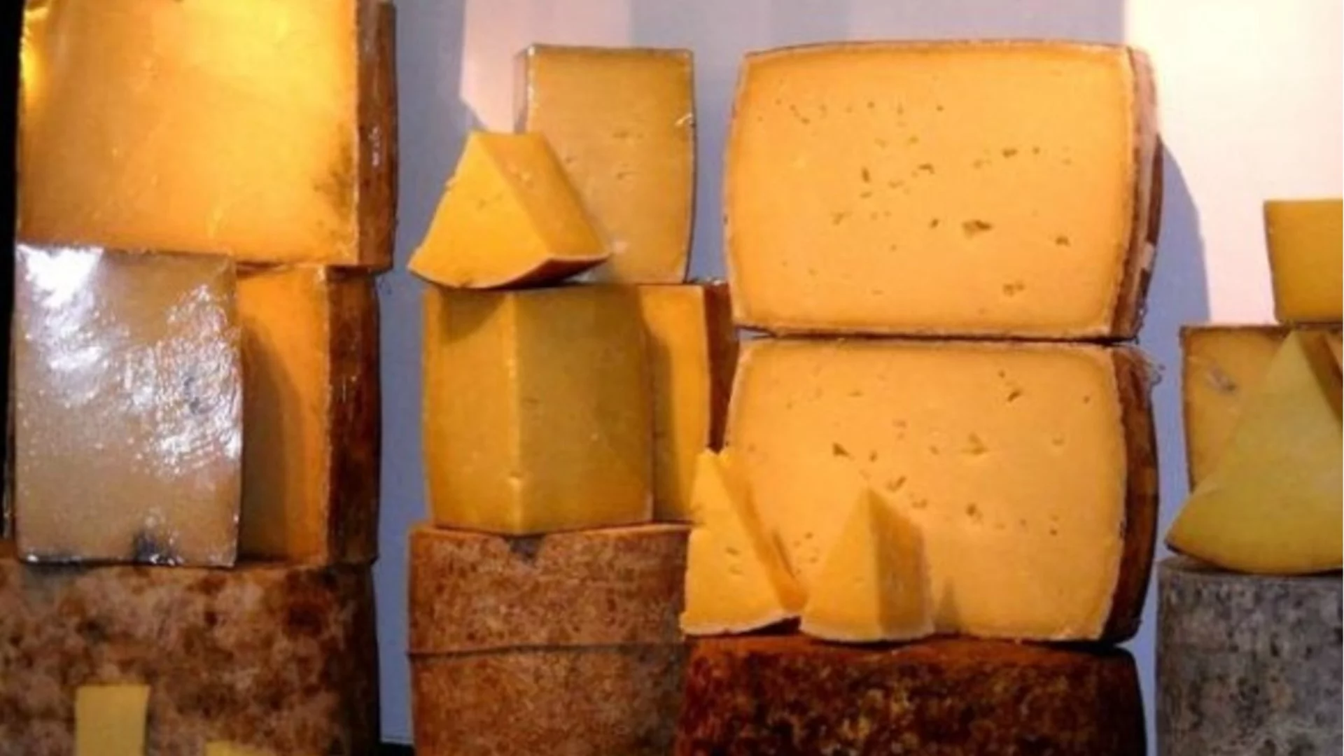 Каква е разликата между чедър и гауда