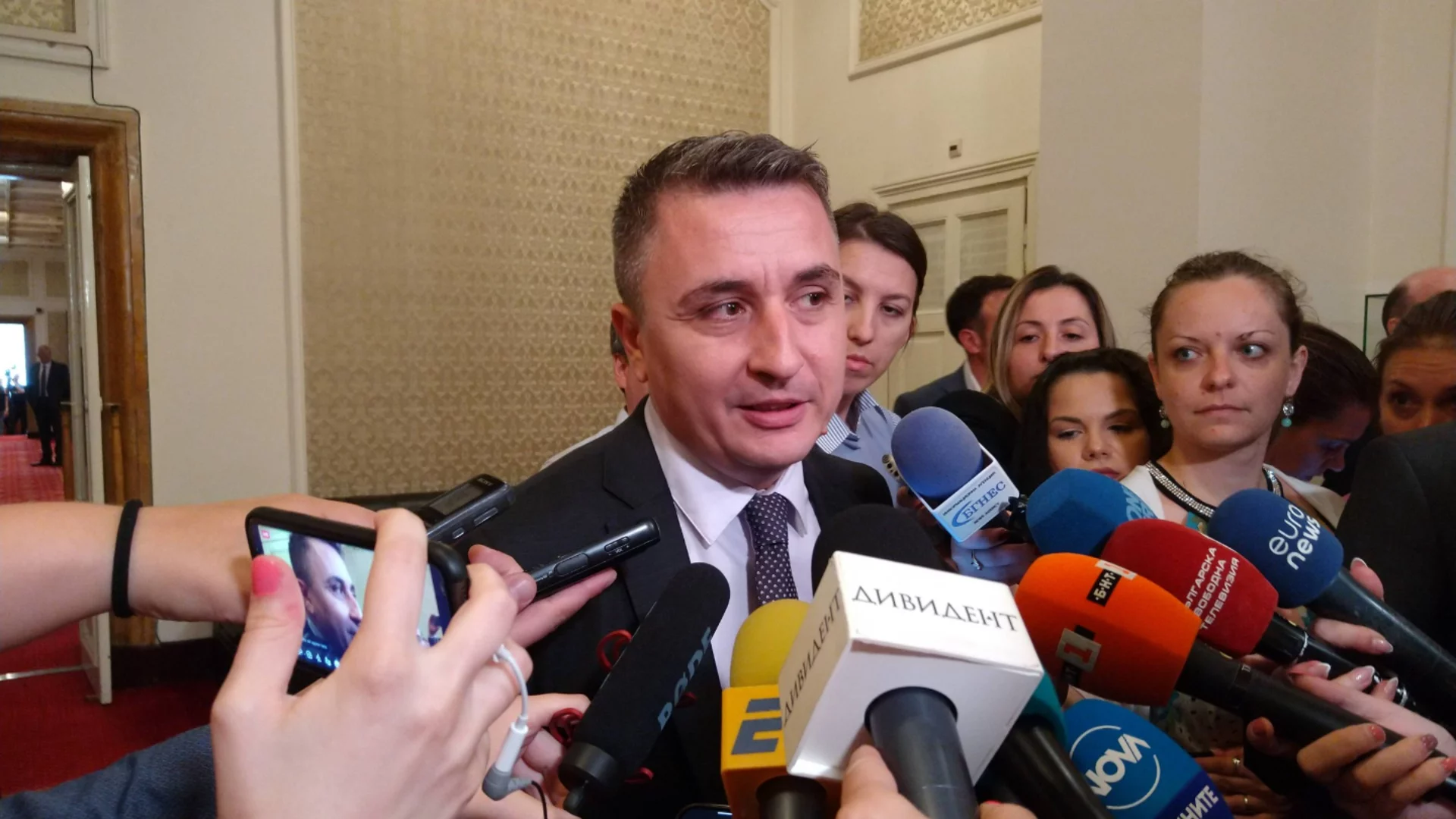 Бивш енергиен министър: Цените на горивата ще растат заради войната в Иран