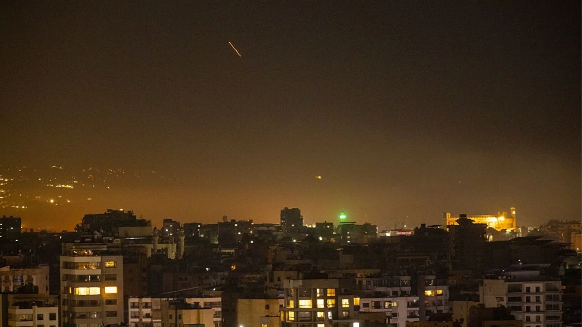 Израел с нова вълна удари по Техеран, Иран атакува американски бази в региона (ВИДЕО)