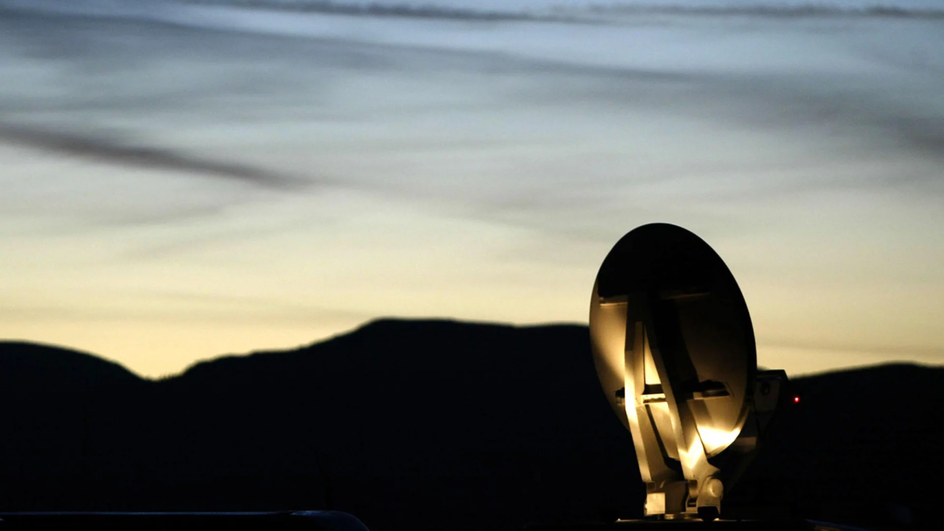 Успешна атака: Важен израелски сателитен център е сринат. Белият дом към журналисти: "Бъдете благодарни, че нападнахме Иран" (ВИДЕО)