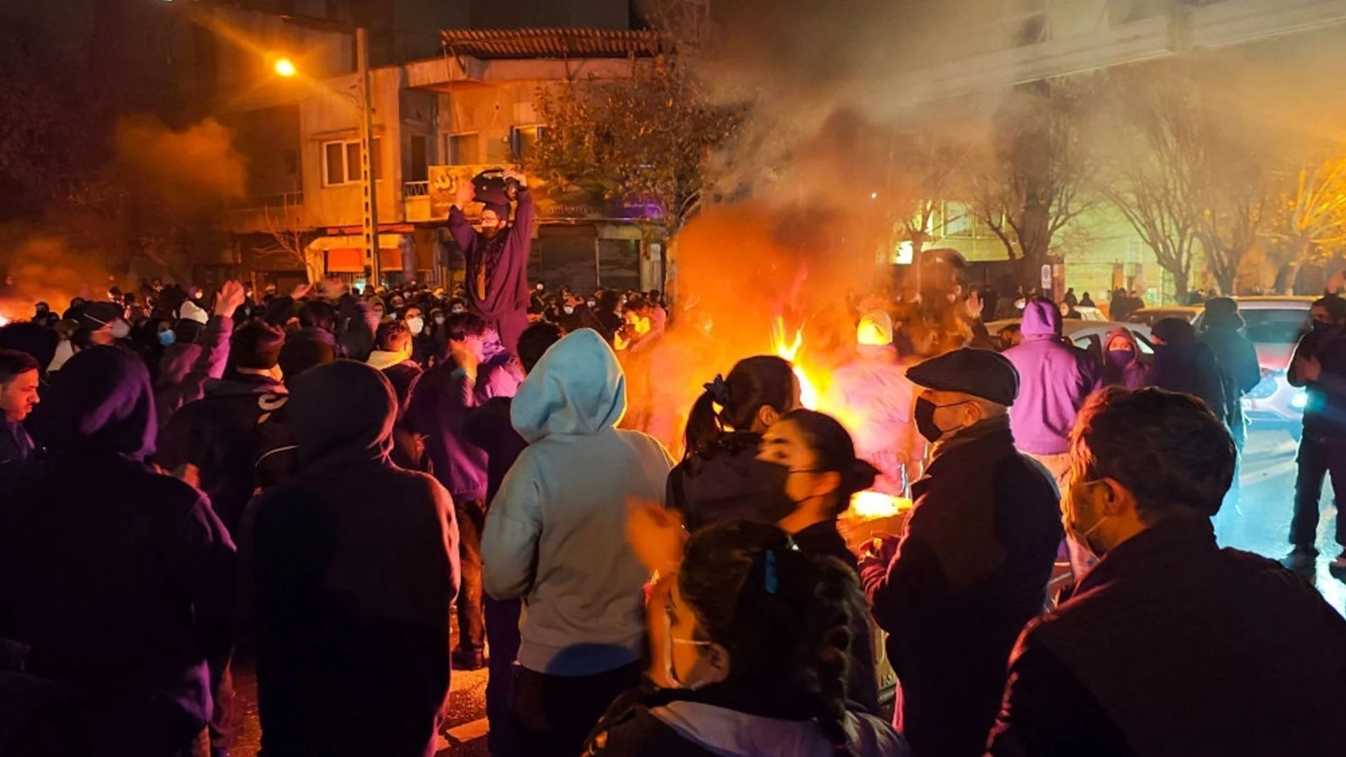 Европейският съюз удря по Иран, но не заради войната