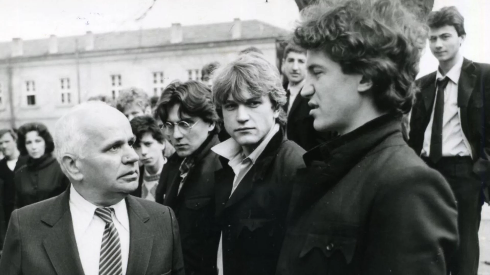 Утре Рак, Риби + още 2 зодии ще разберат „кон боб яде ли“ на петък 13-ти