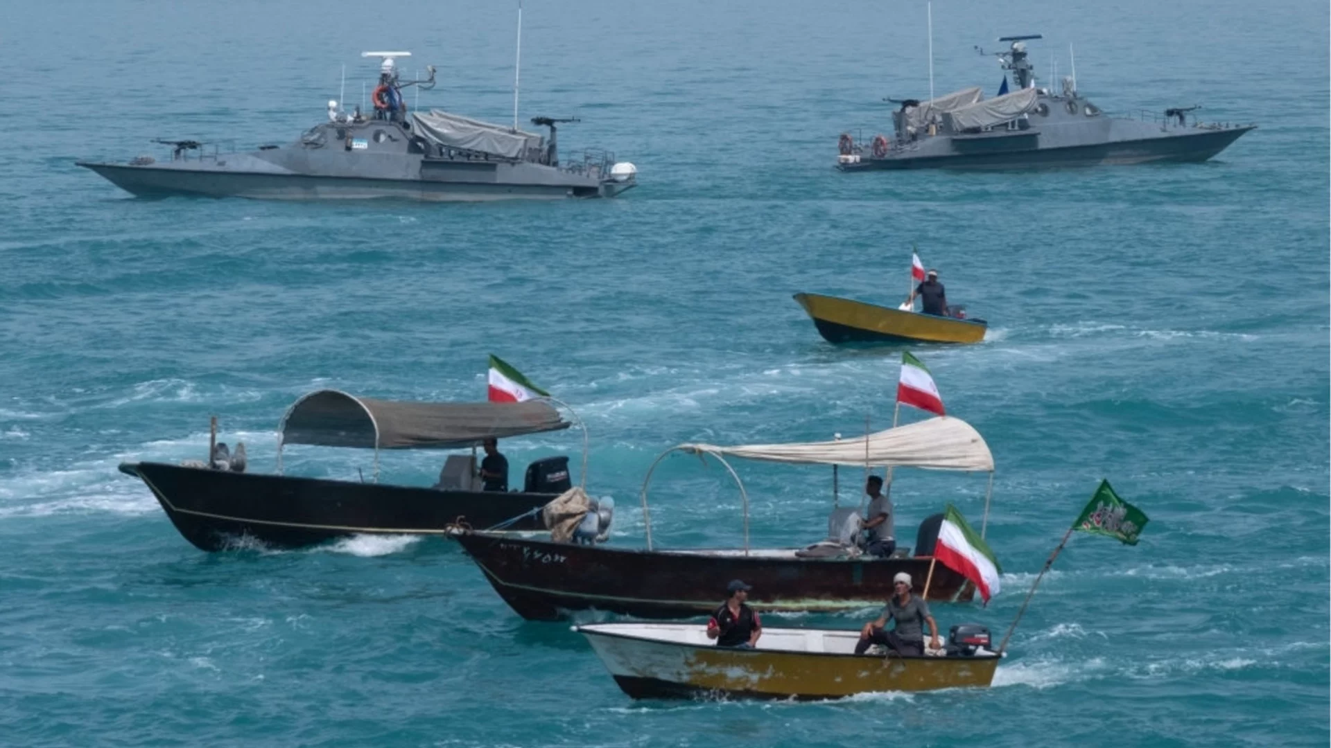 НА ЖИВО: Иран минира Ормузкия проток