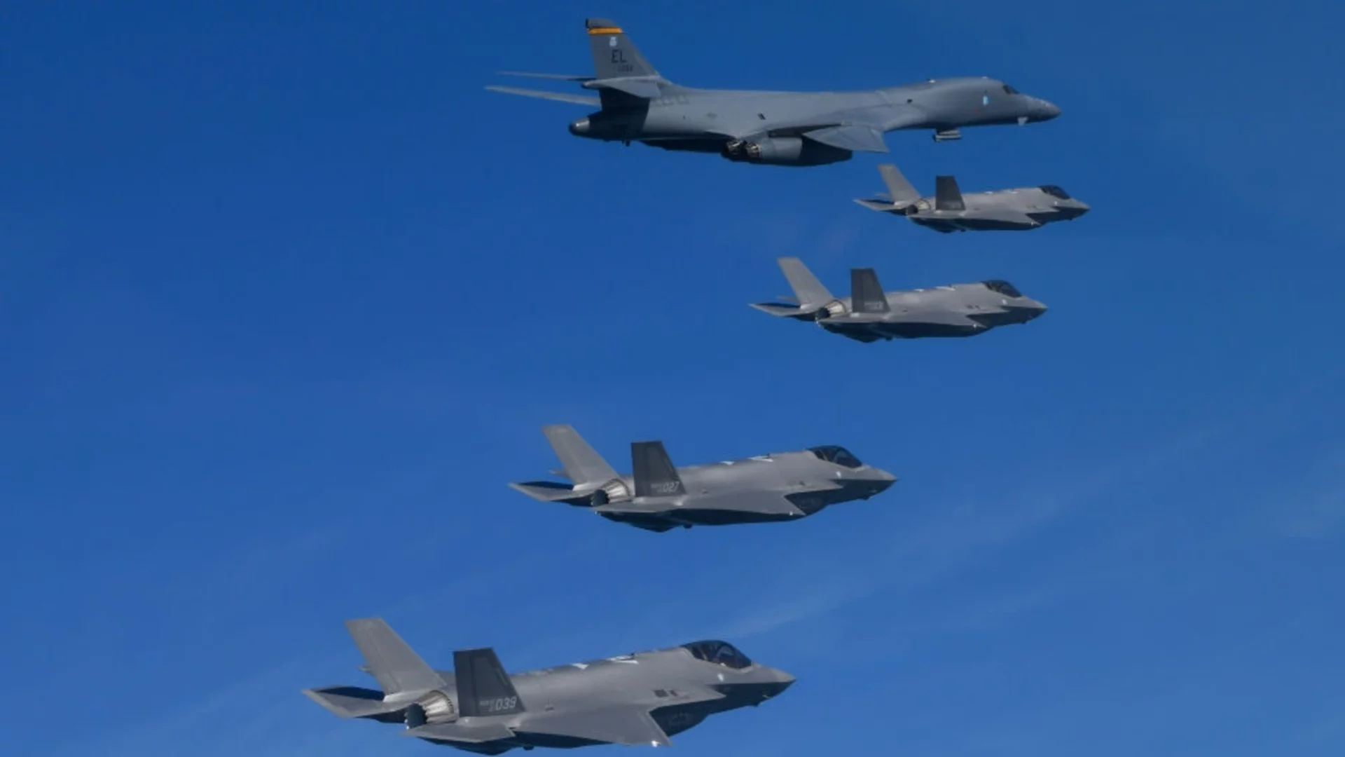 България и Гърция вдигат изтребителите си: МО каза подготвяме ли се за война