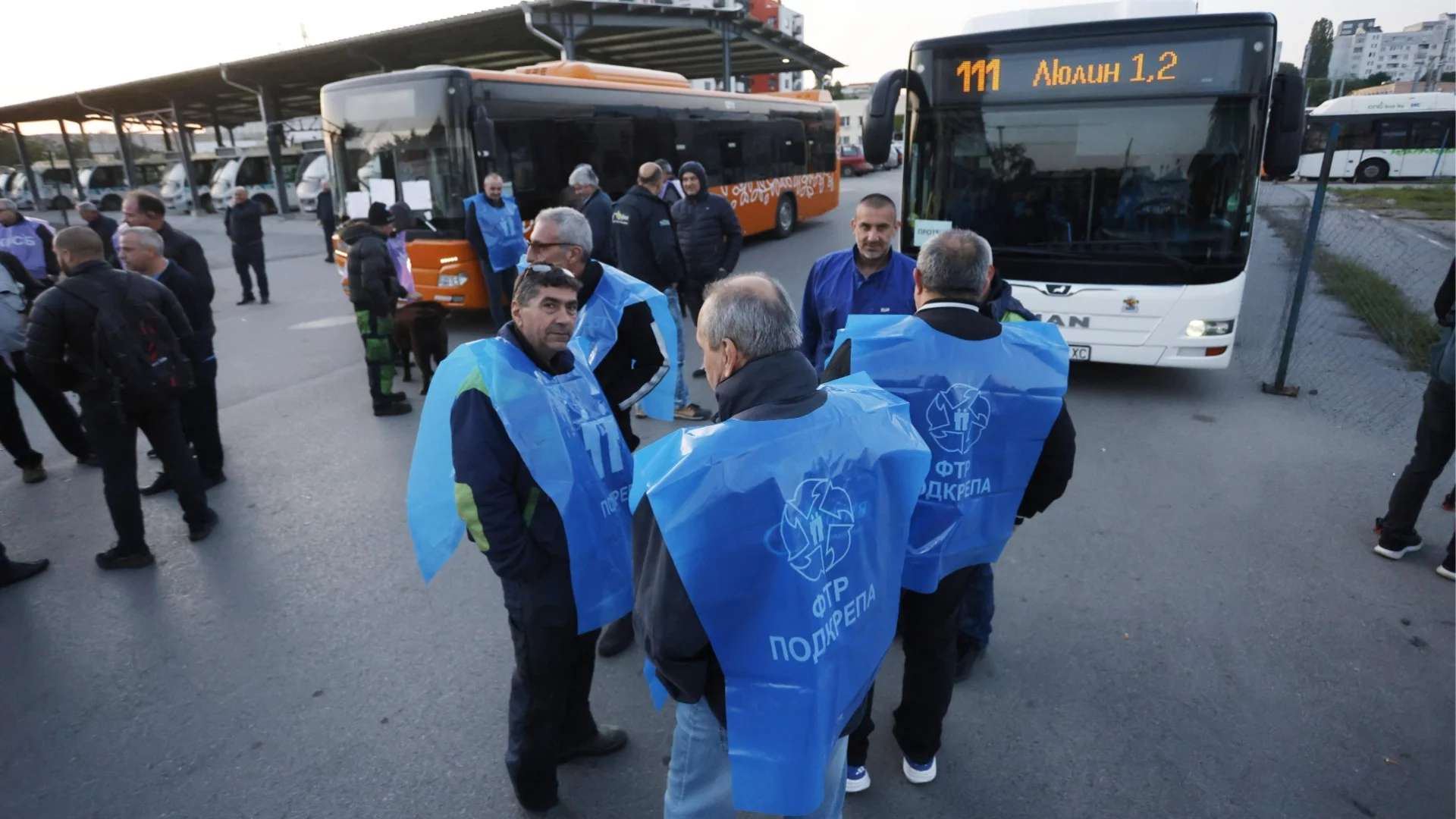 Искат 200 евро увеличение на заплатите в градския транспорт