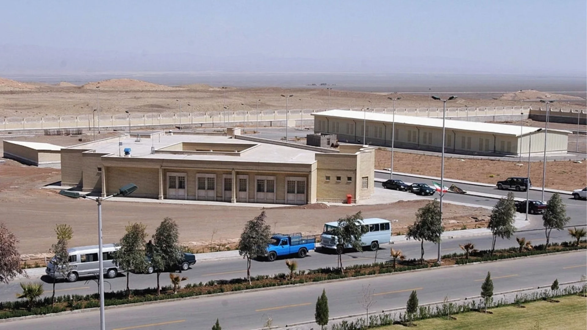 Израел: Ударихме обект, където Иран работи по тайна ядрена програма (СНИМКИ)