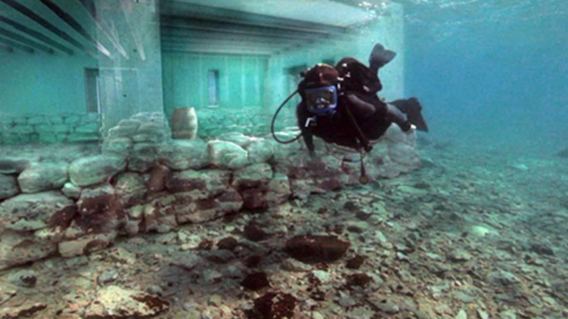 Учени откриха останки от древен потънал град в Либия