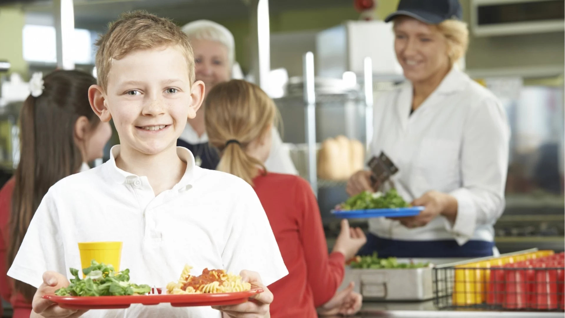 С какво се хранят учениците? БАБХ започва масови проверки