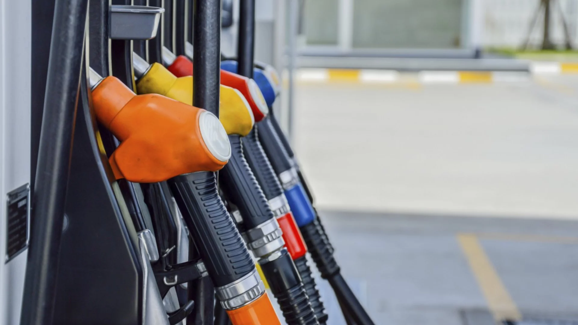 Китай спря износа на горива