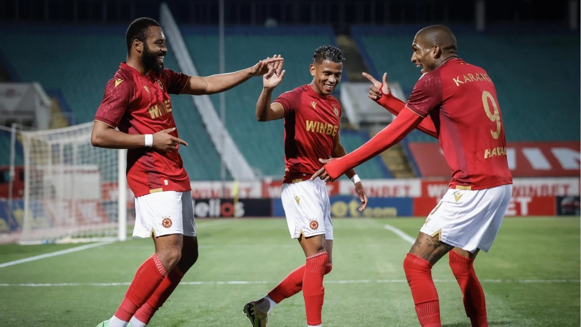 Край на сагата! Спряган за Левски се събра с низвергнат от ЦСКА