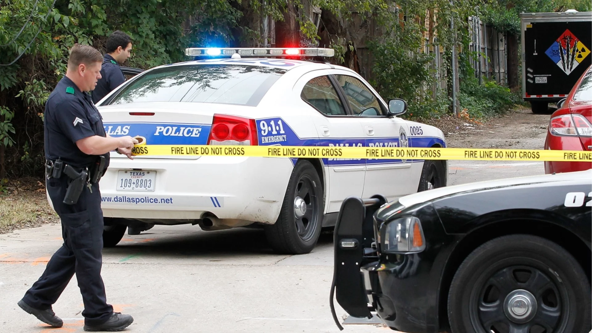 Застреляха въоръжен мъж, ранил двама души в кампуса на университет в САЩ (ВИДЕО)