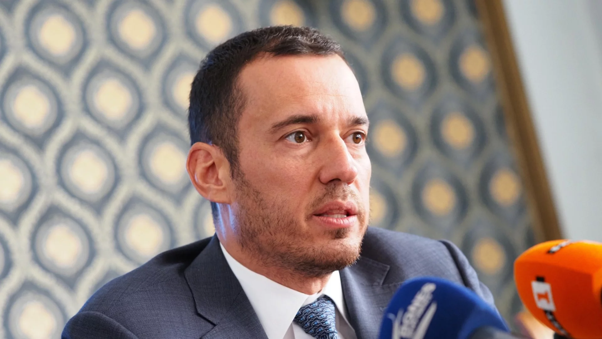 Докато Тошко ме обвинява, че съм "излъгал позорно", неговата партия в клинична смърт блокира 437 милиона евро за България