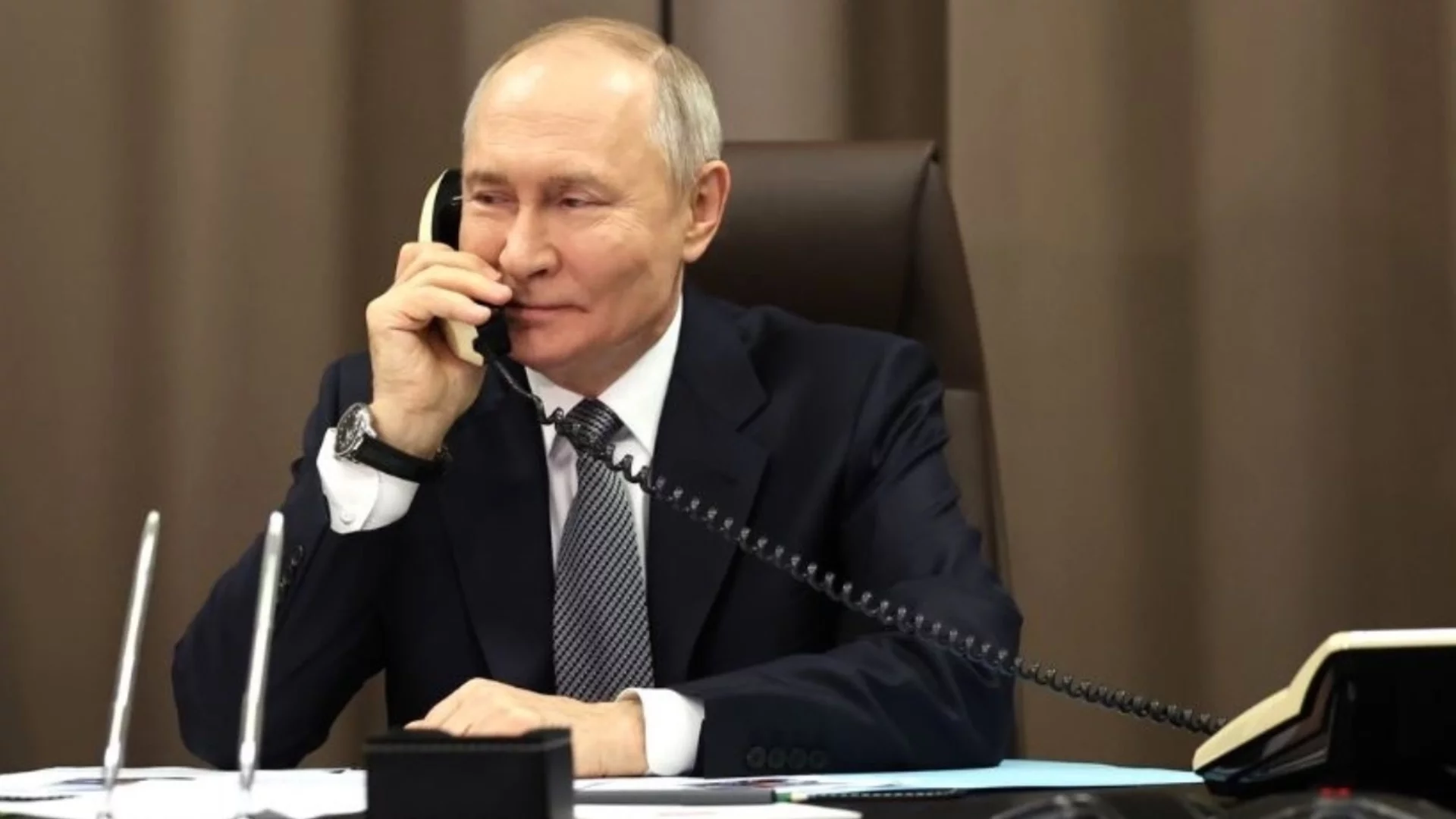 Путин печели петролни пари ударно от войната на Тръмп в Иран: Колко още "ще намаже"? (ВИДЕО)