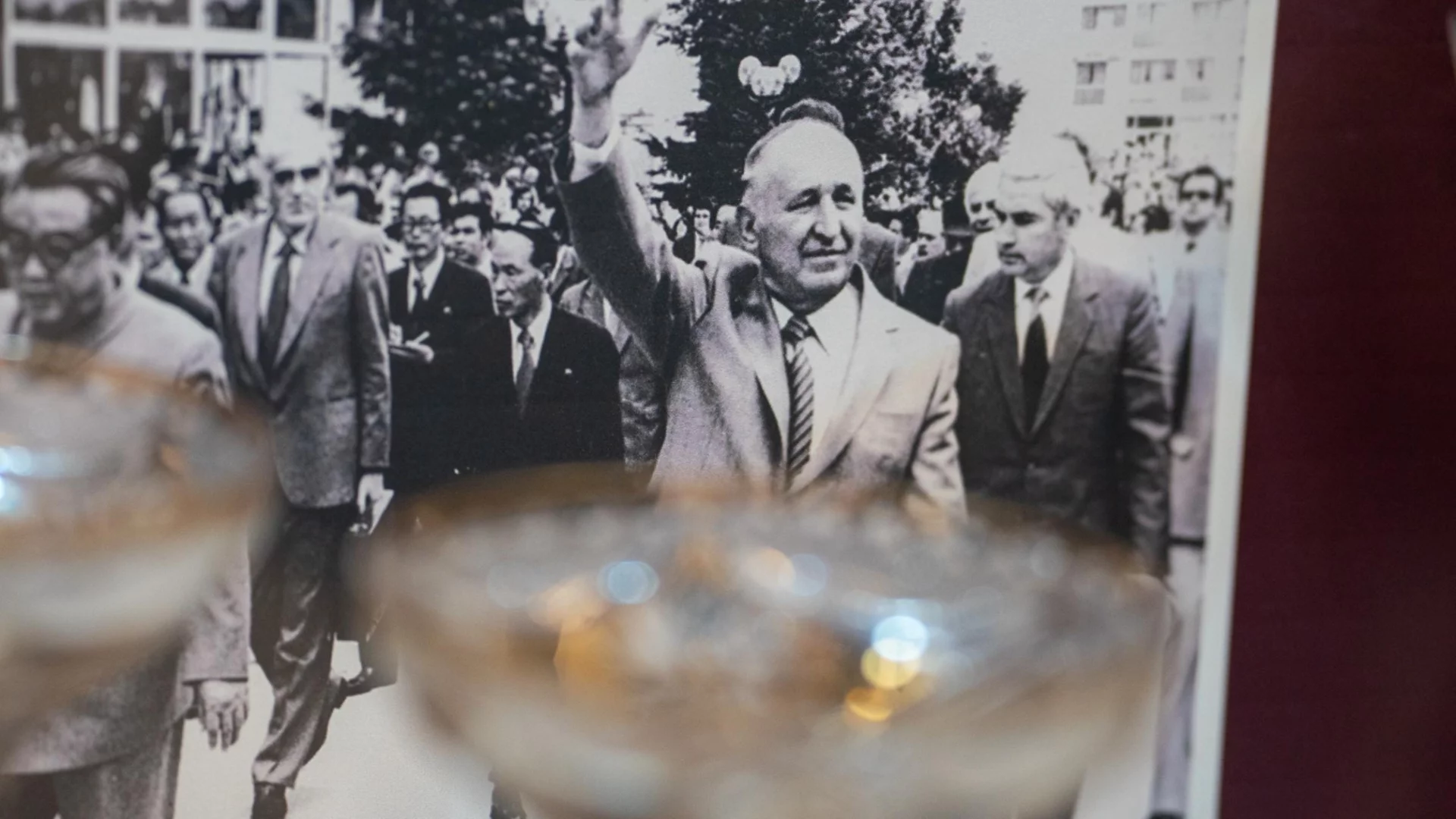 Защо македонците прославят Югославия, а българите - България на Живков?