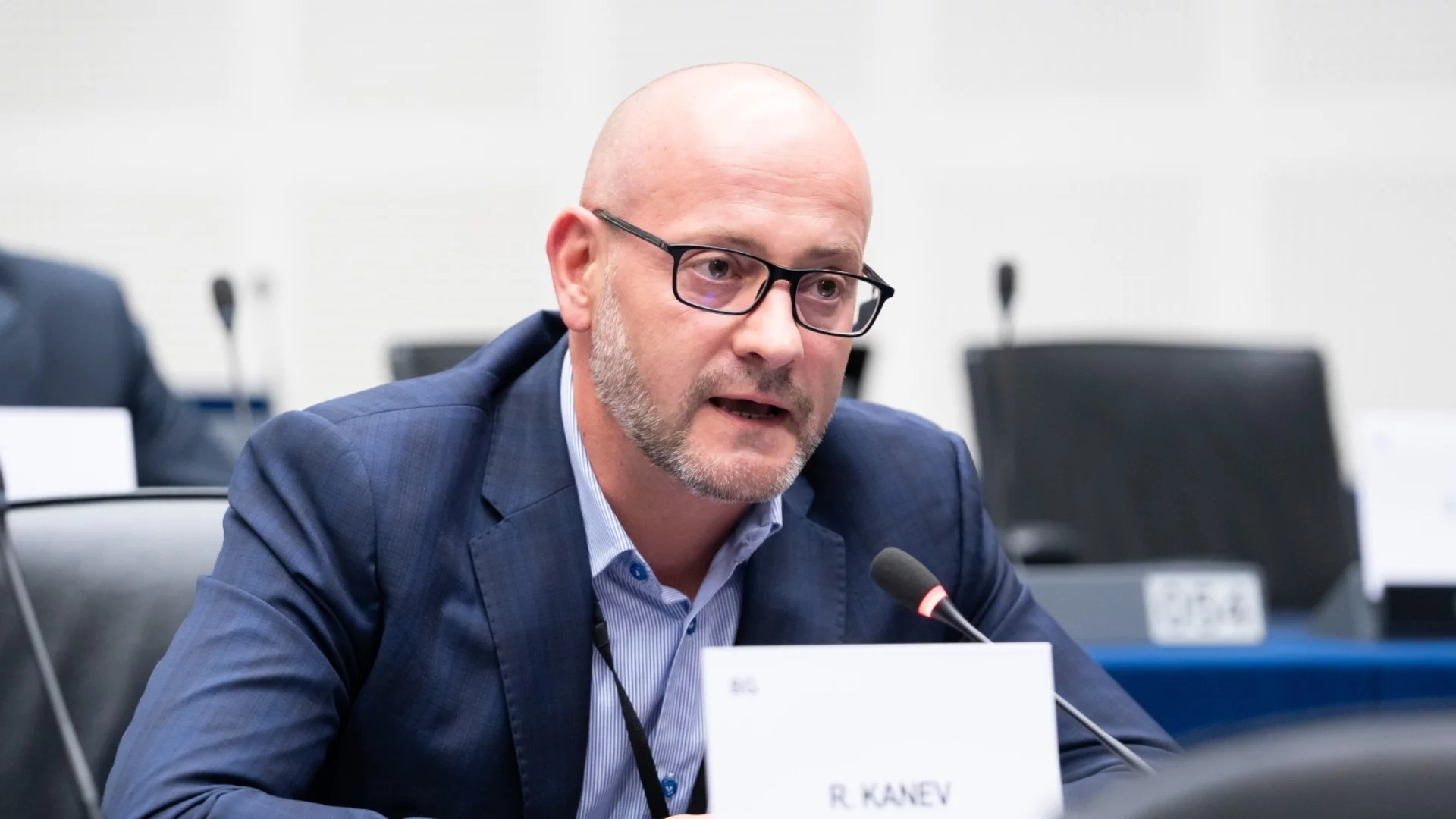 “Резилът е за цялата нация“: Радан Кънев за решението на НС за Съвета за мир