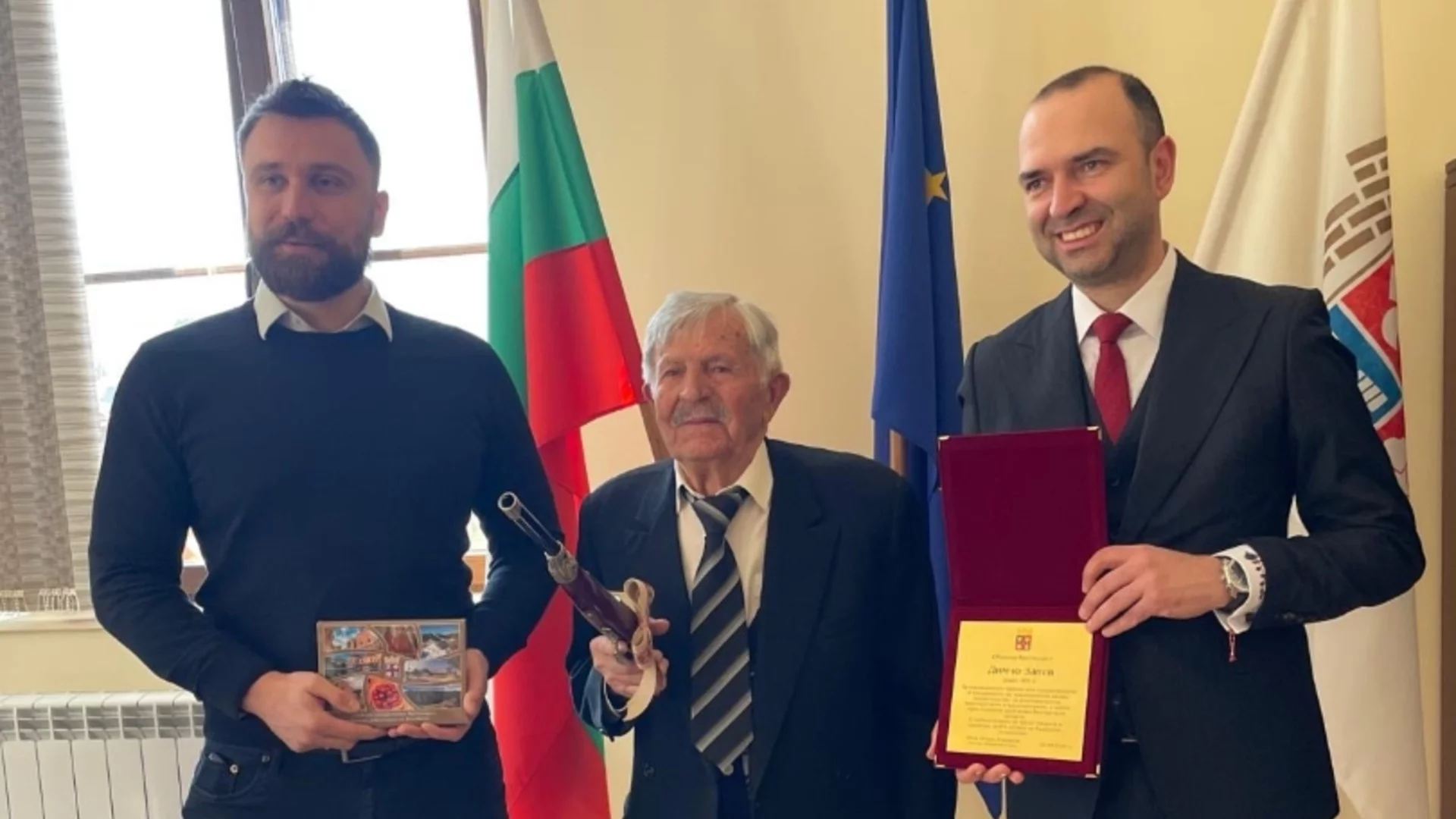 Кюстендил отличи своята жива емблема - майстора кошничар Димчо Занев (СНИМКИ)