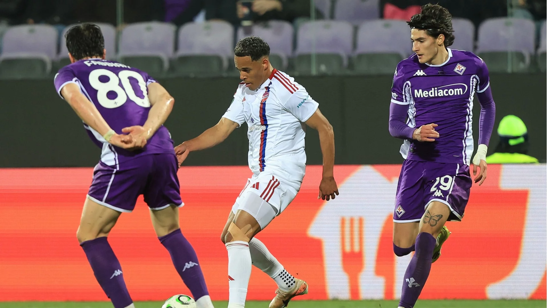 Дузпа в 93-тата минута спаси Фио от гаф, но Палас и Майнц не отърваха кожата (Резултати от Лига на конференциите)