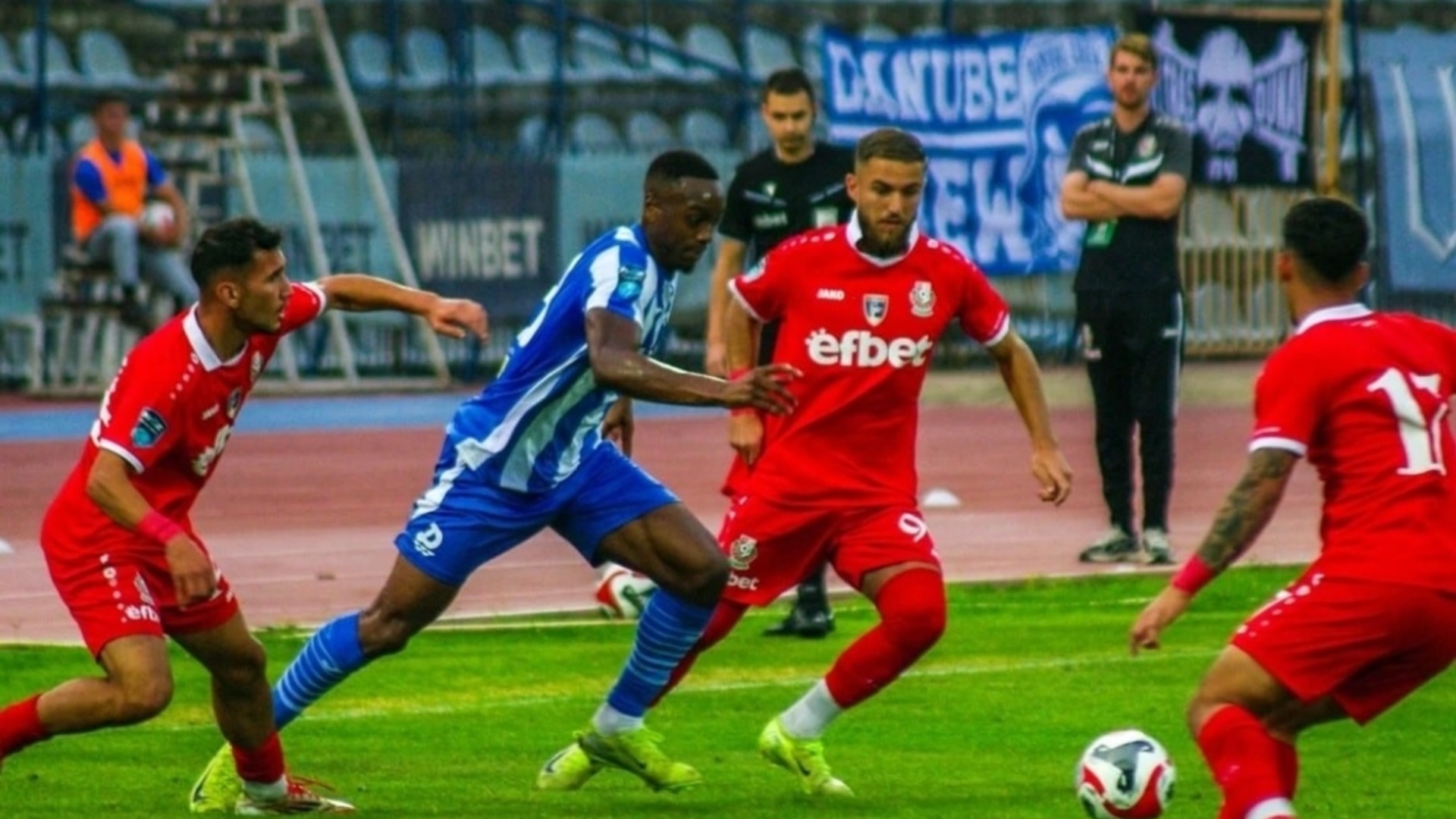 Лидерът във Втора лига с нова "шампионска" победа, драма и изненади в дербитата (Резултати)