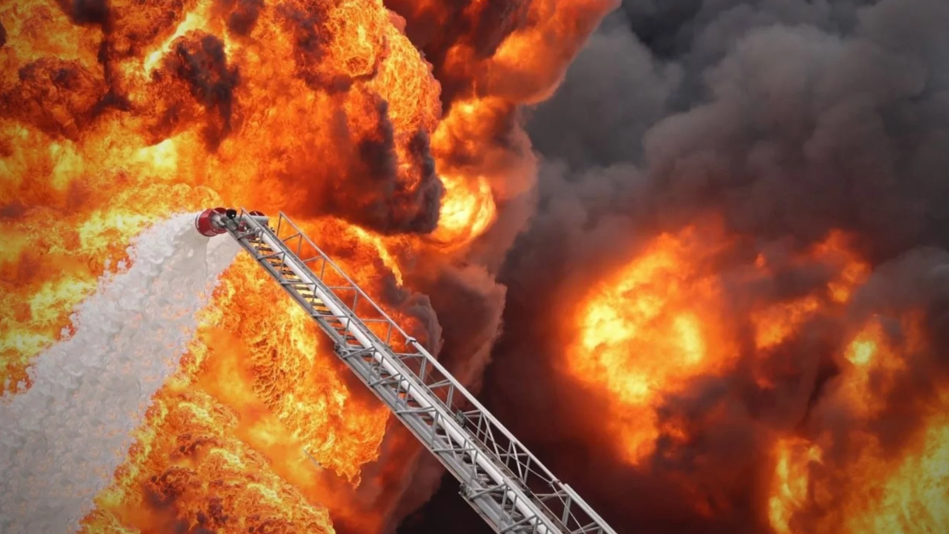 Русия засипа с дронове и ракети Киев и Украйна. Украинците подпалиха кораб и рафинерия, атакуваха химически завод (ВИДЕО) 