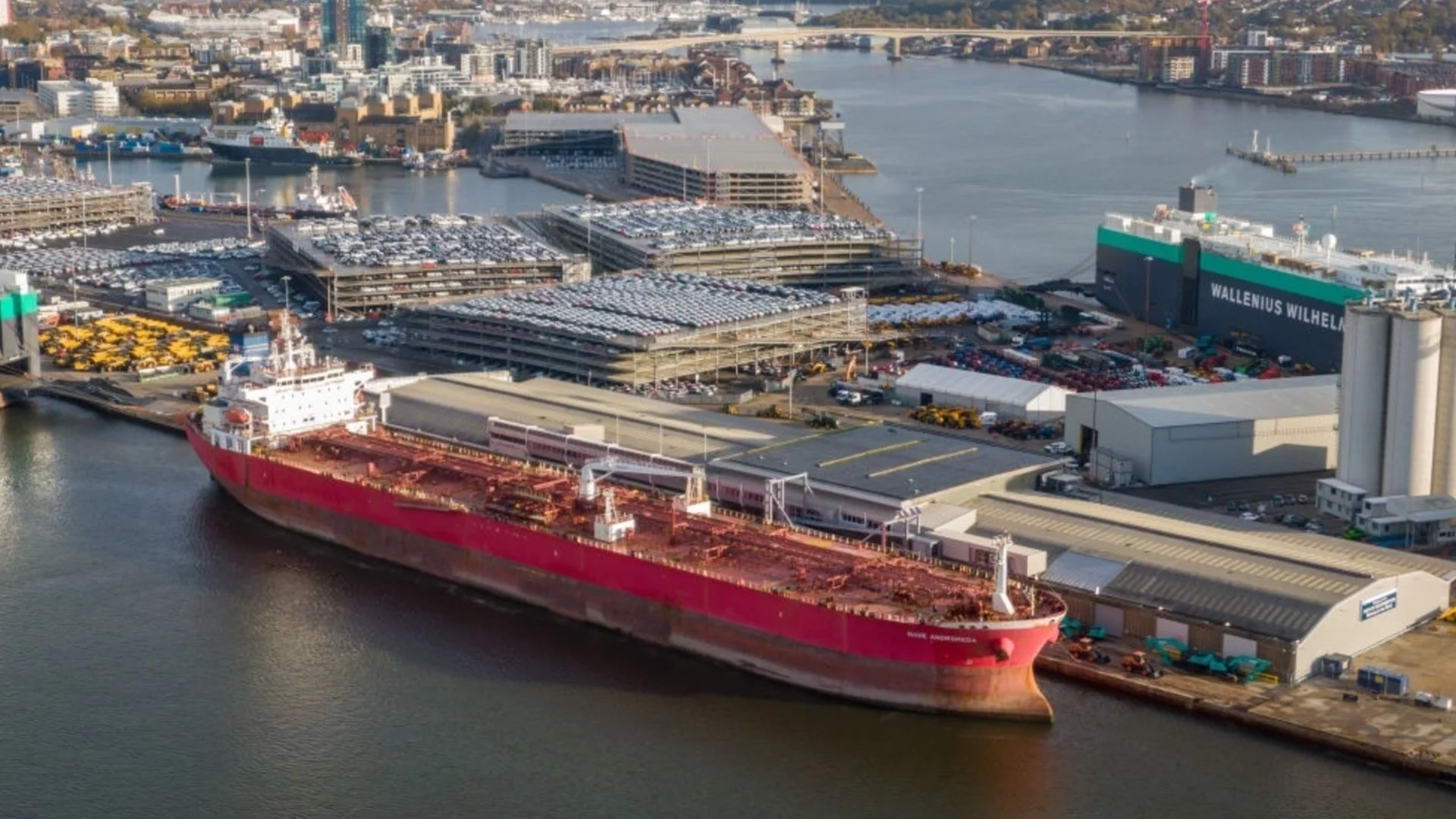 С обръщане към Русия, светът пред ценови хаос: Петролът скочи с 42% от началото на войната