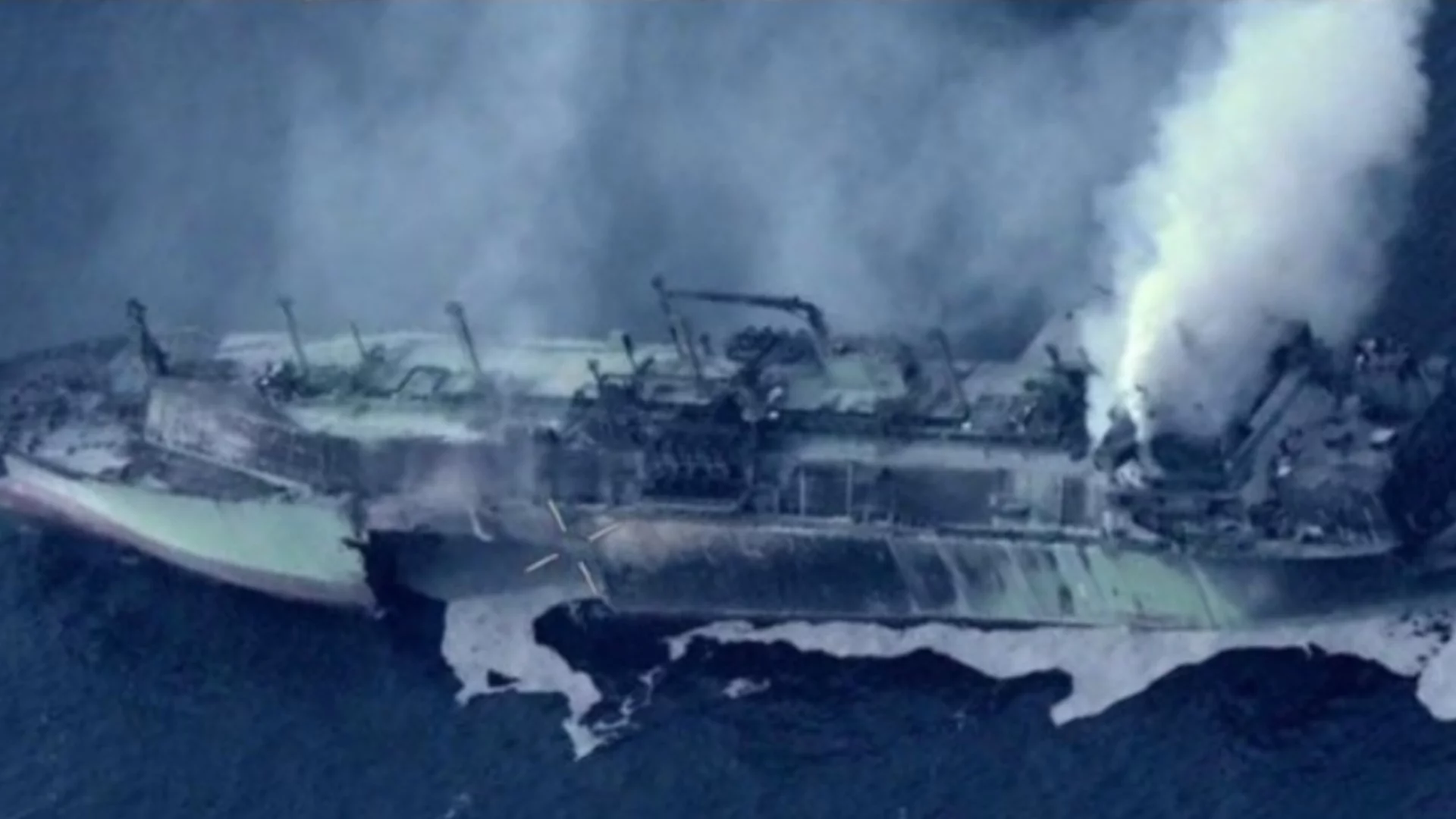 Корабът призрак: Руският танкер, напуснат от екипажа си, се носи без контрол към Малта