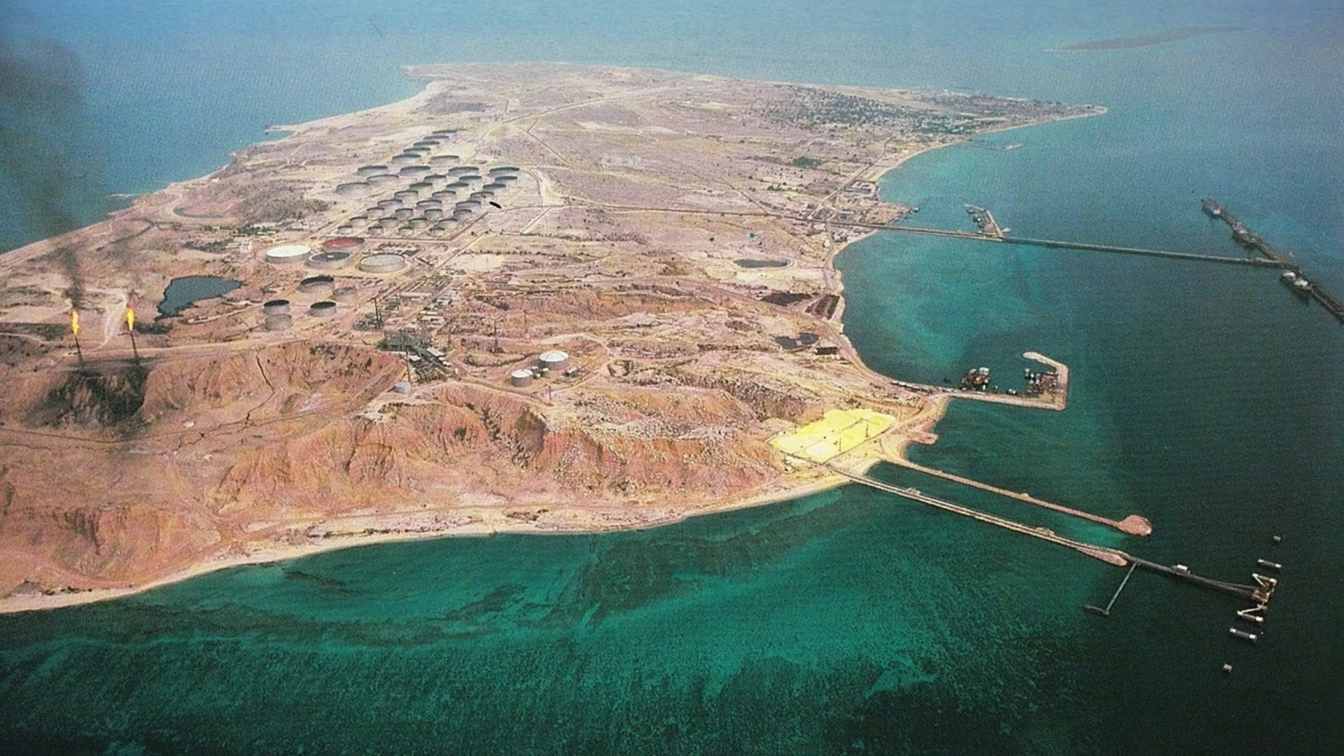 Вижте американския удар по остров Харг в Иран (ВИДЕО)