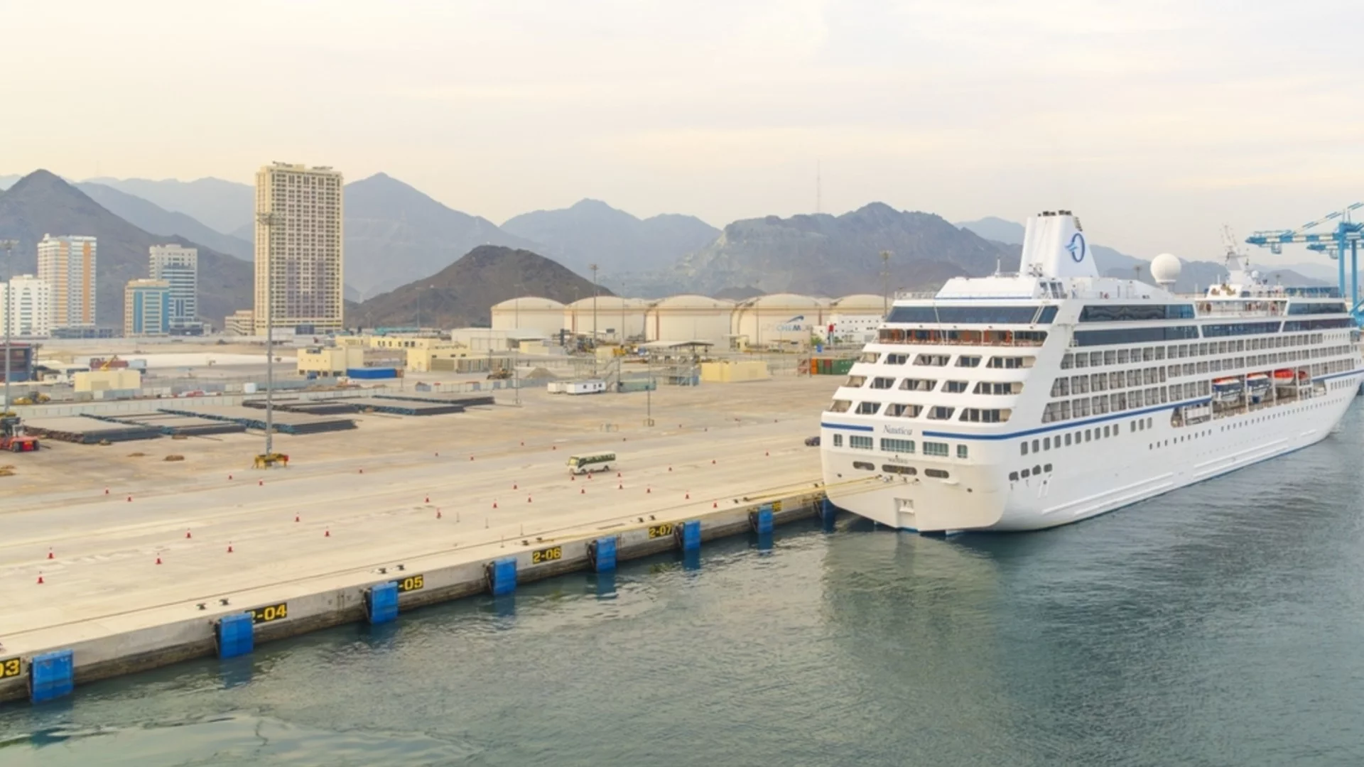 Иран предупреди да се евакуират 3 пристанища в ОАЕ: Те са ни легитимна цел!