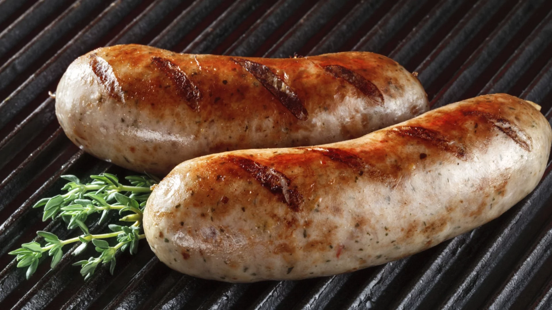 С вурстчета и бира: "Алтернатива за Германия" ще привлича нови избиратели в селските кръчми 