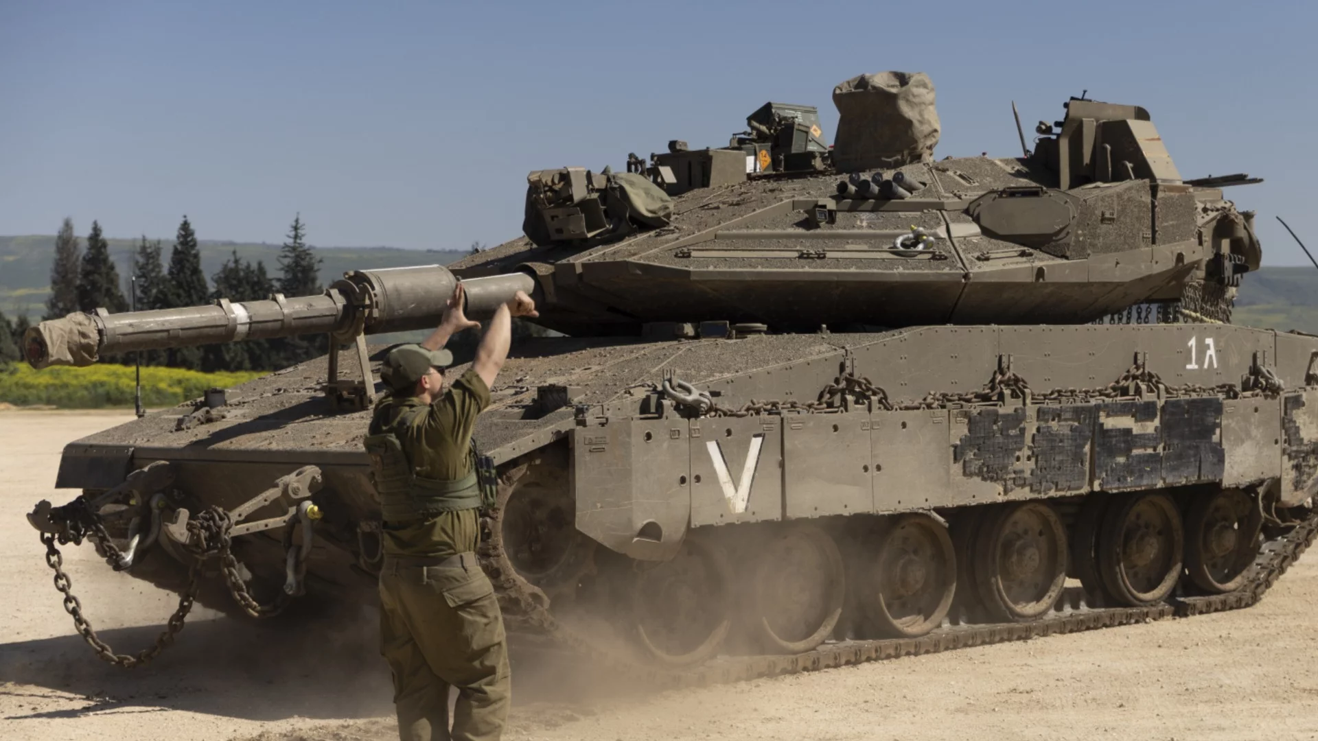 Израел подготвя най-голямото сухопътно нахлуване в Ливан от 20 години: Axios