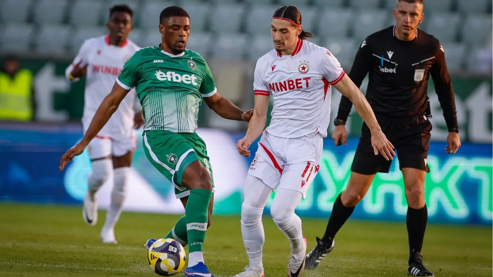 ЦСКА тръгна смело срещу Лудогорец, пропусна куп шансове и бе тежко разгромен