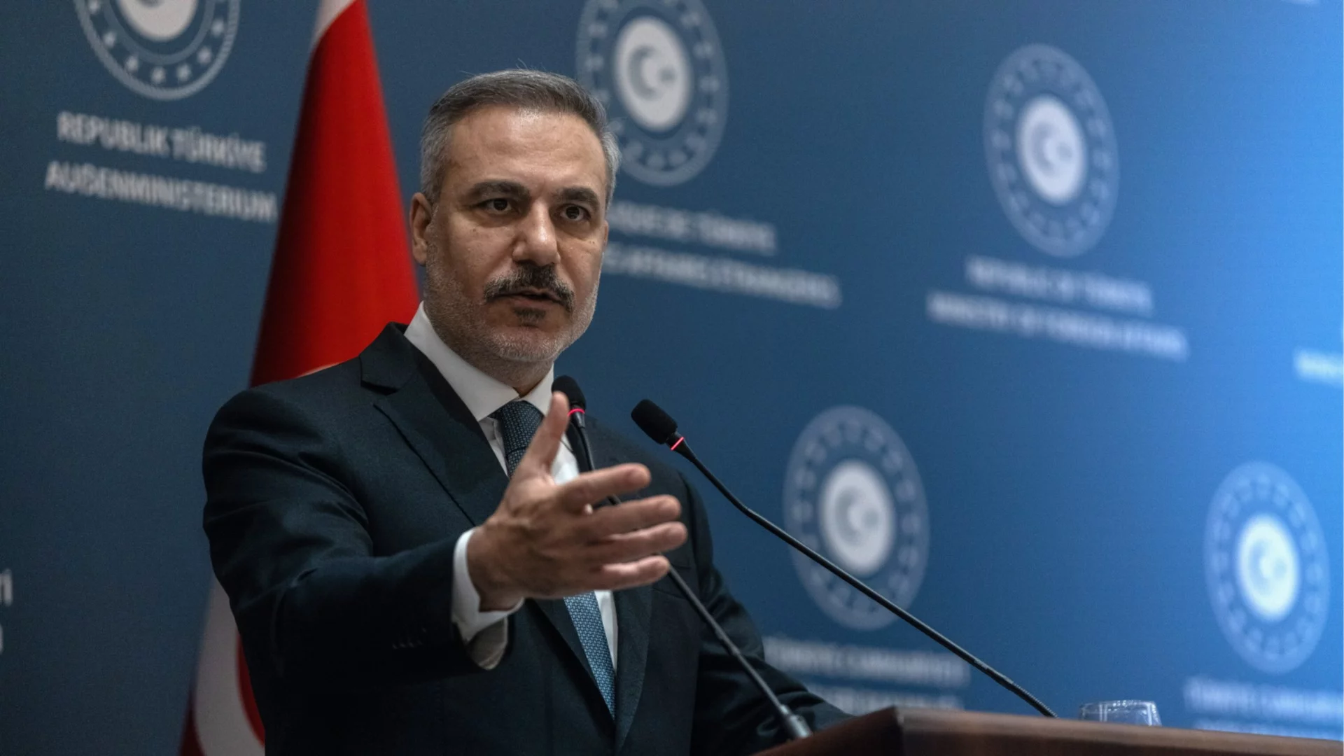 Външният министър на Иран призна: Получаваме военна помощ от Русия и Китай (ВИДЕО)