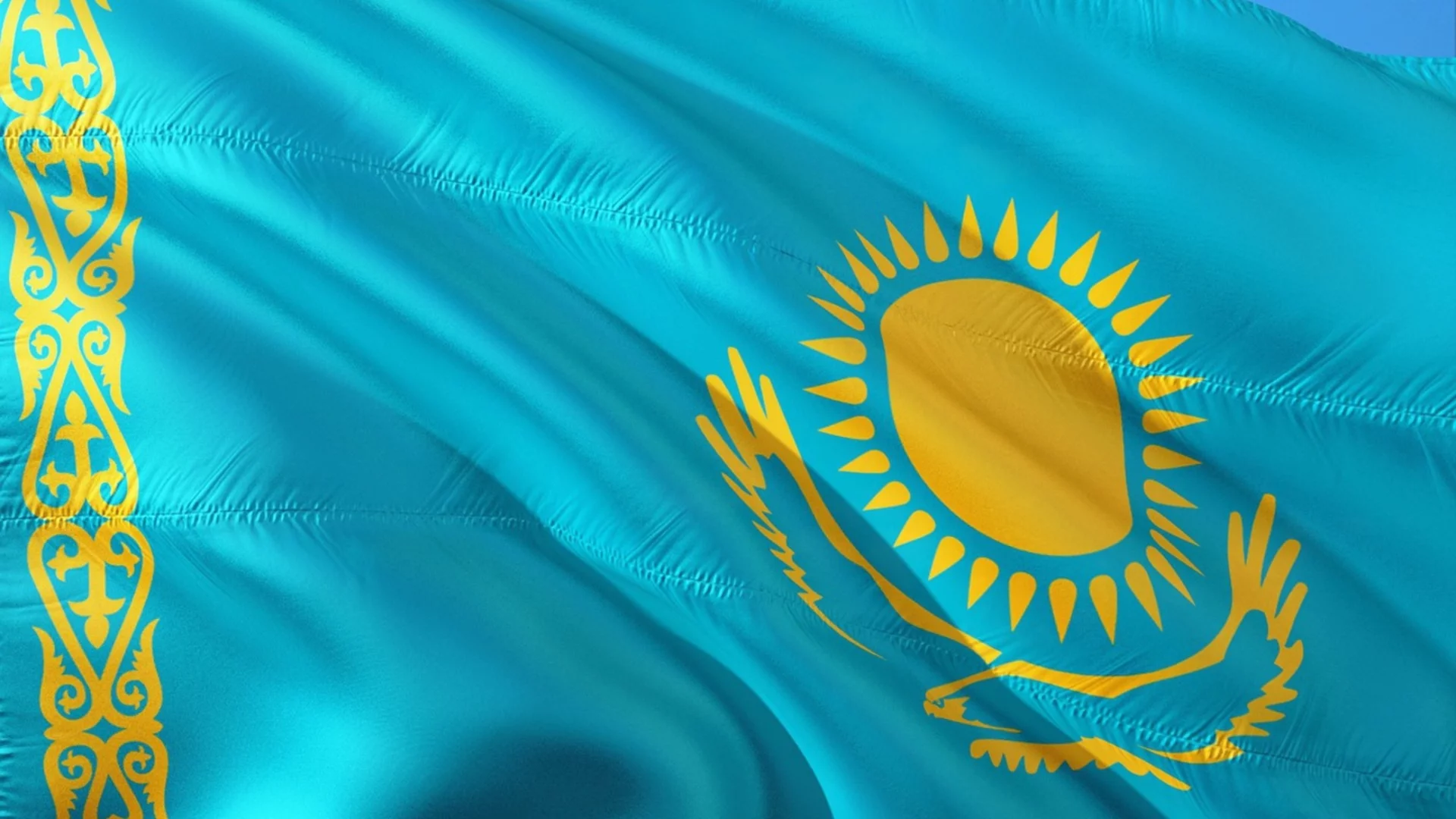 "Супергерои" гласуват за новата Конституция на Казахстан (ВИДЕО+СНИМКИ)