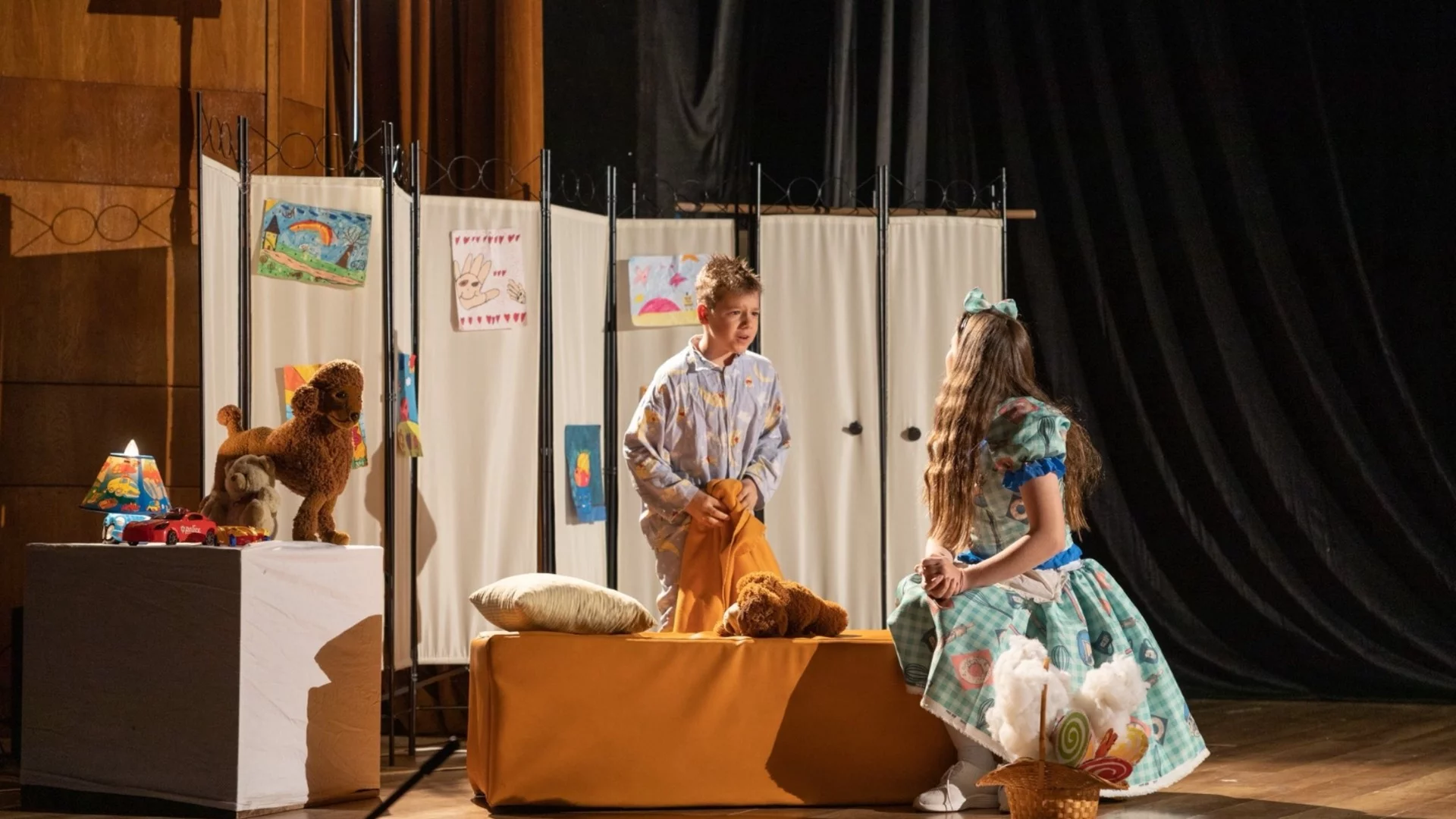 Община Костинброд - сцена за млади артисти