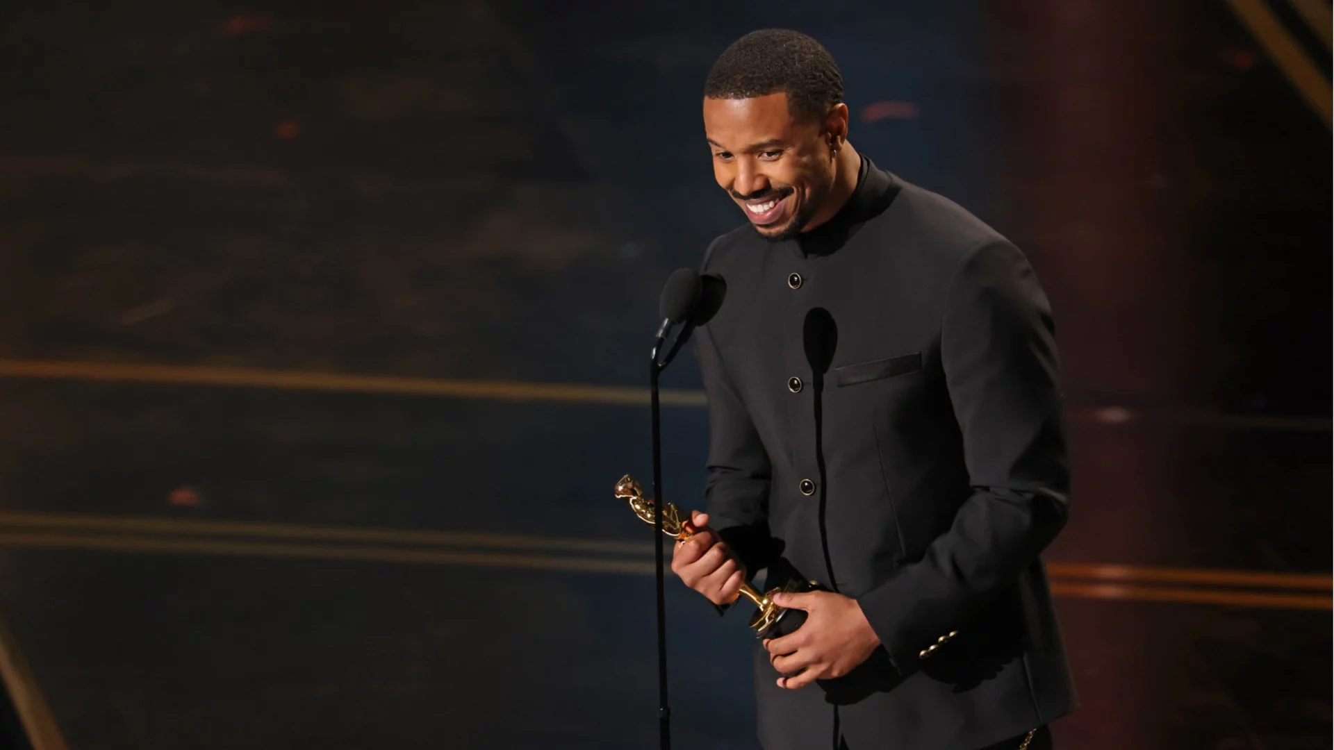 Майкъл Б. Джордан с "Оскар" за главна мъжка роля за изпълнението му в "Грешници"