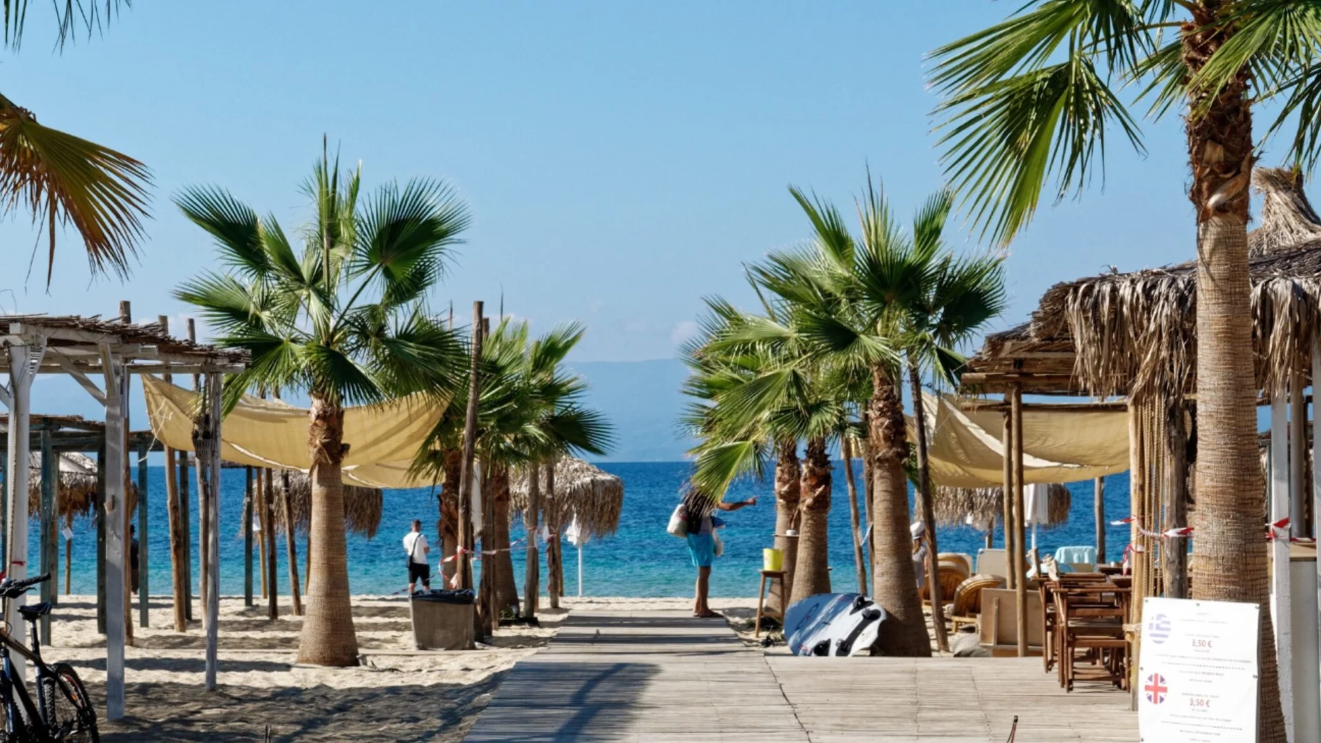 Почивката в Гърция това лято ще излезе солена: Ето какво става с цените на хотелите