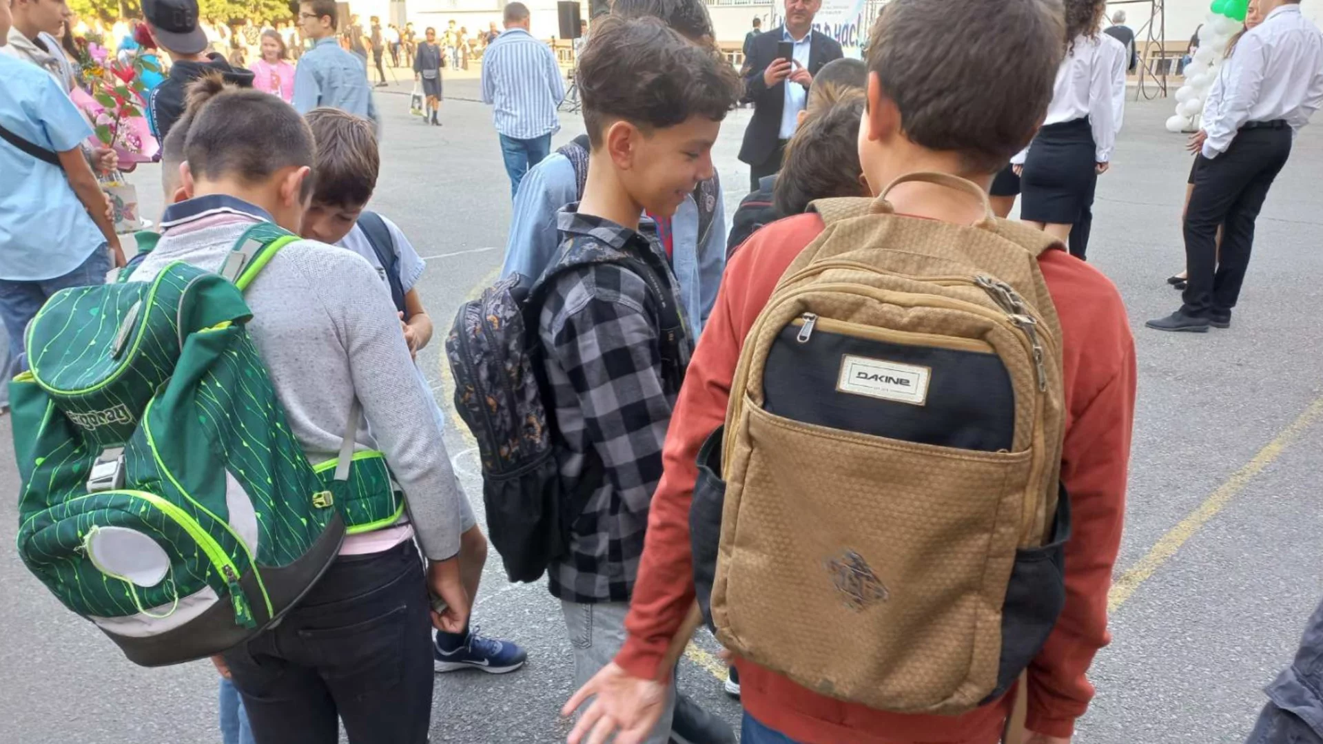 6 седмици лятна ваканция и учебна година от август: Къде е България в европейското образование и увеличават ли родителите ваканциите