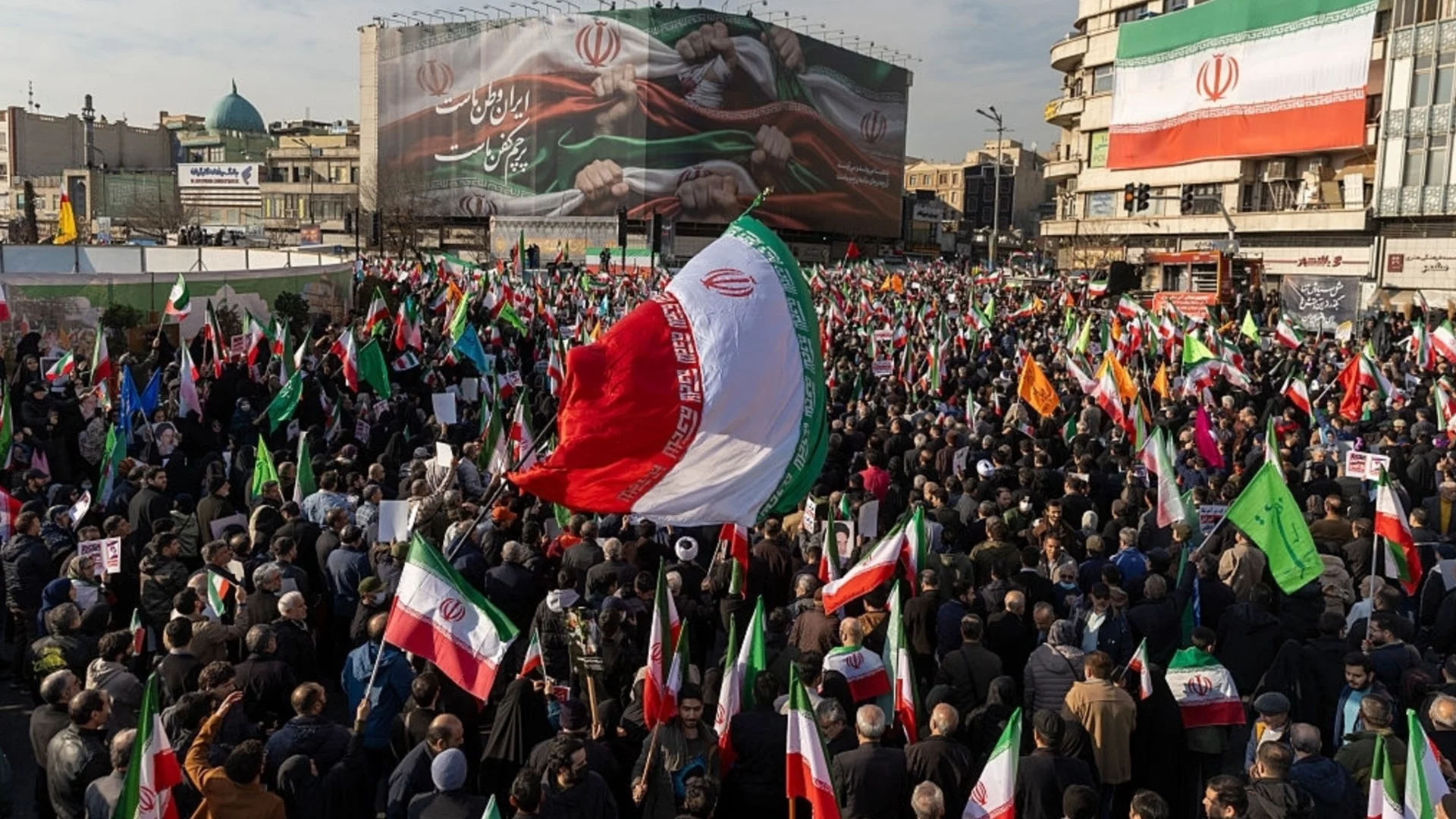 Иран вдигна минималната заплата с 60%