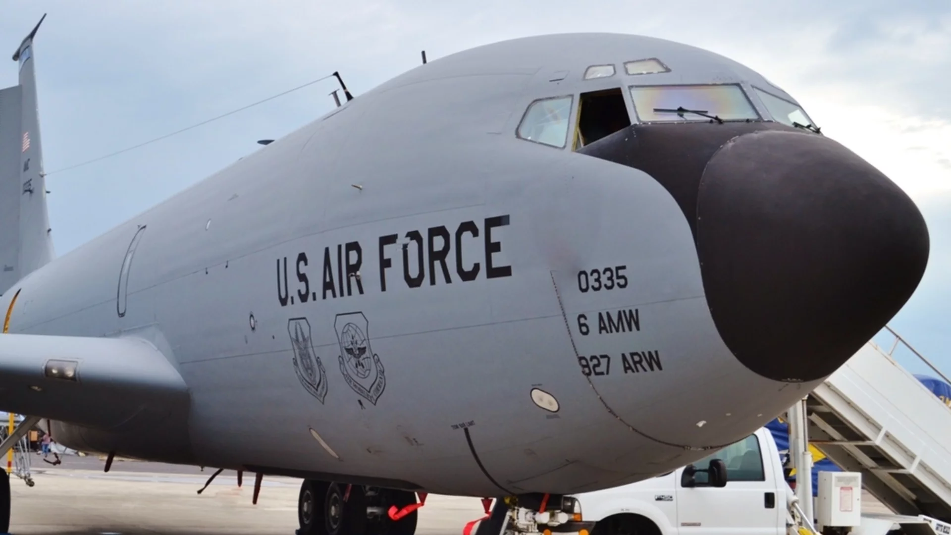 Румъния стана презареждащ център за удари на САЩ срещу Иран: Първите самолети-цистерни и 500 американски военни са тук