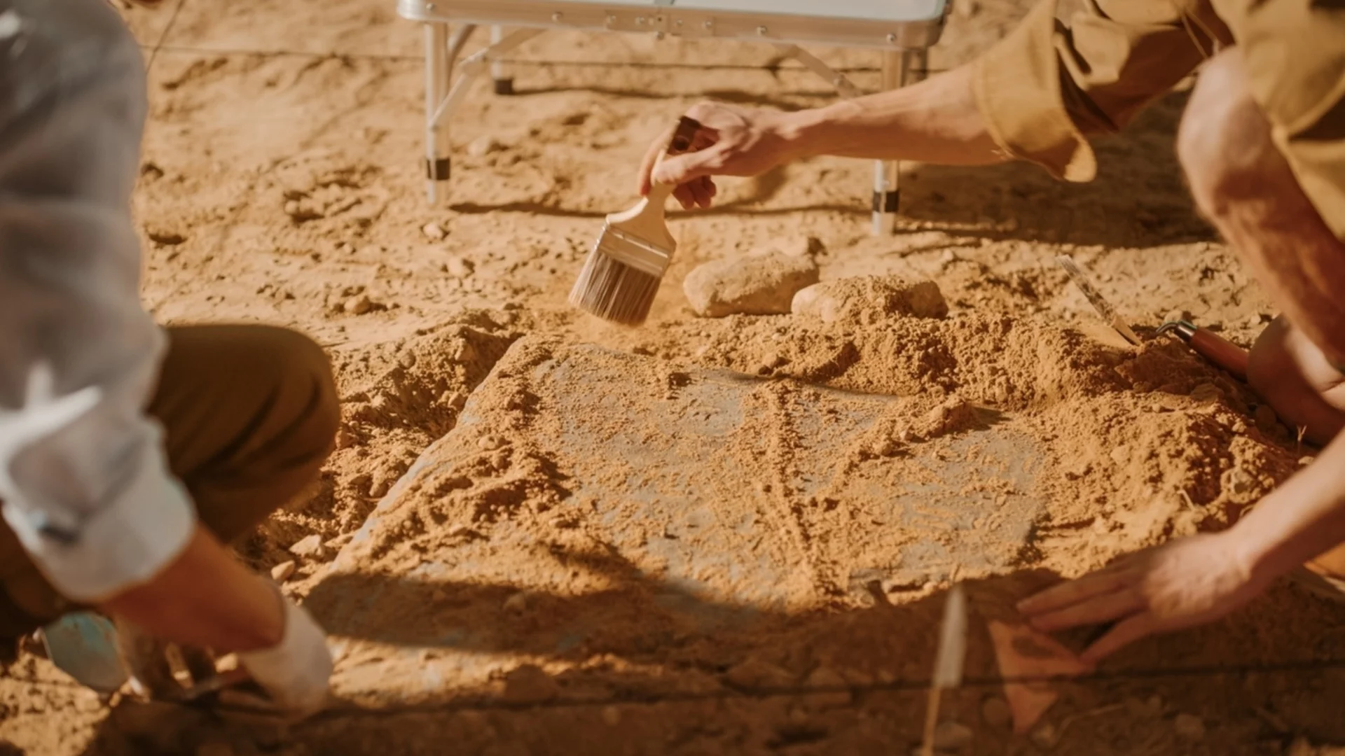 Археолози откриха таен ядрен бункер под древен замък в Англия: Какво се крие в него