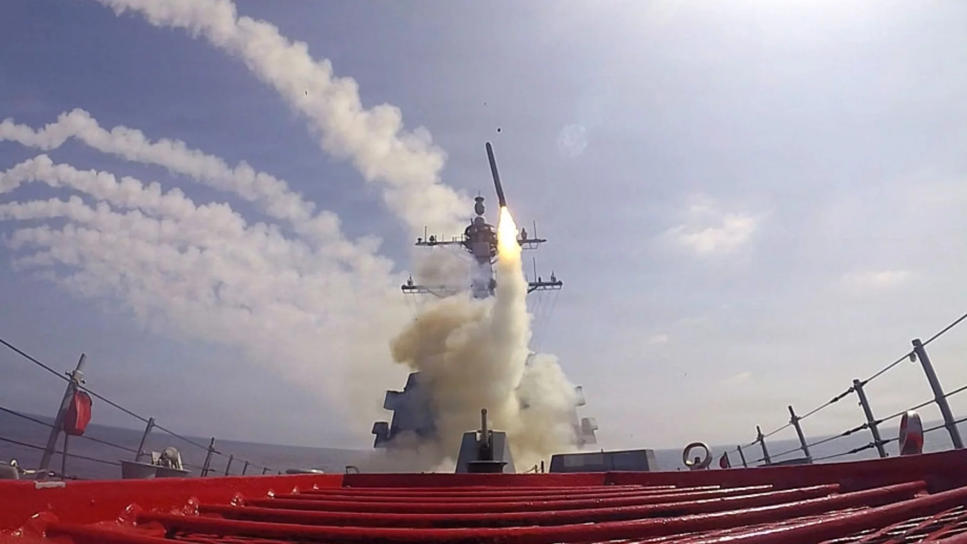 Не печелим. Какво съобщение пращаме на Иран - че сме банда глупаци