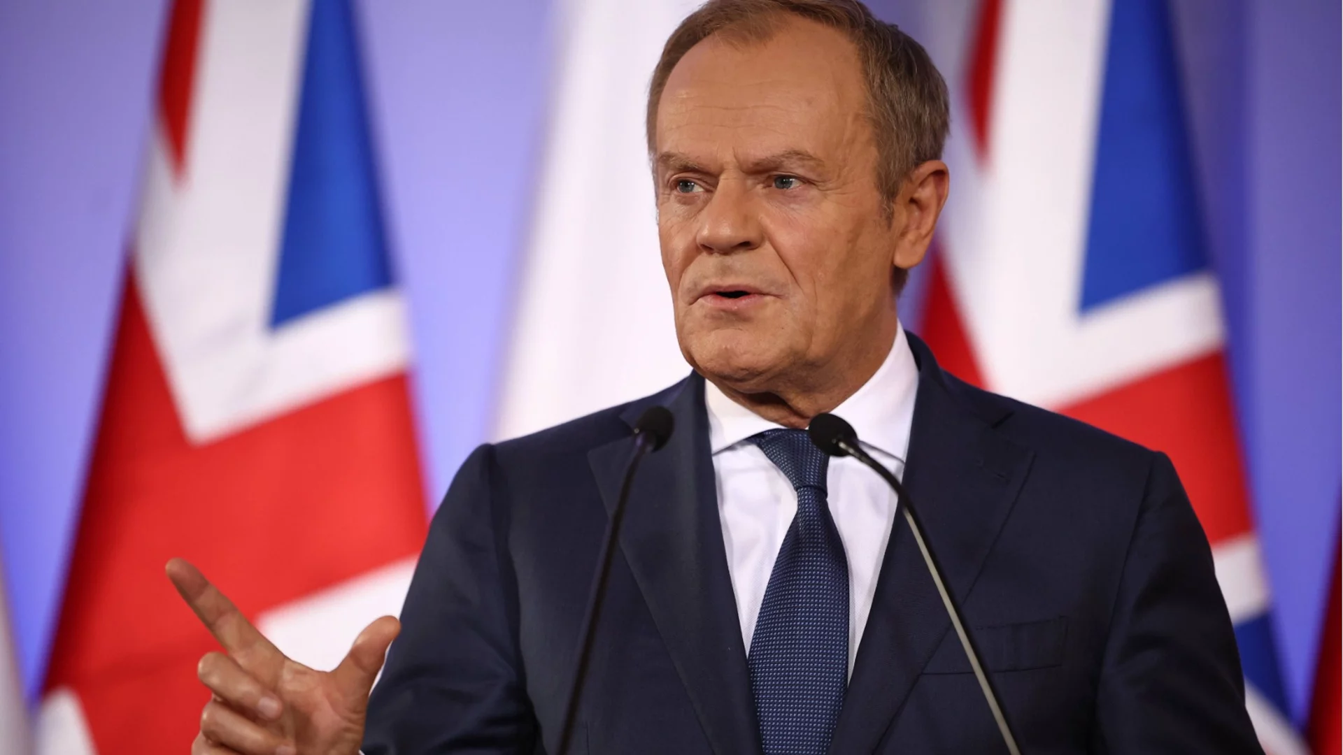 "Полексит": Туск видя реална заплаха за излизане на Полша от ЕС