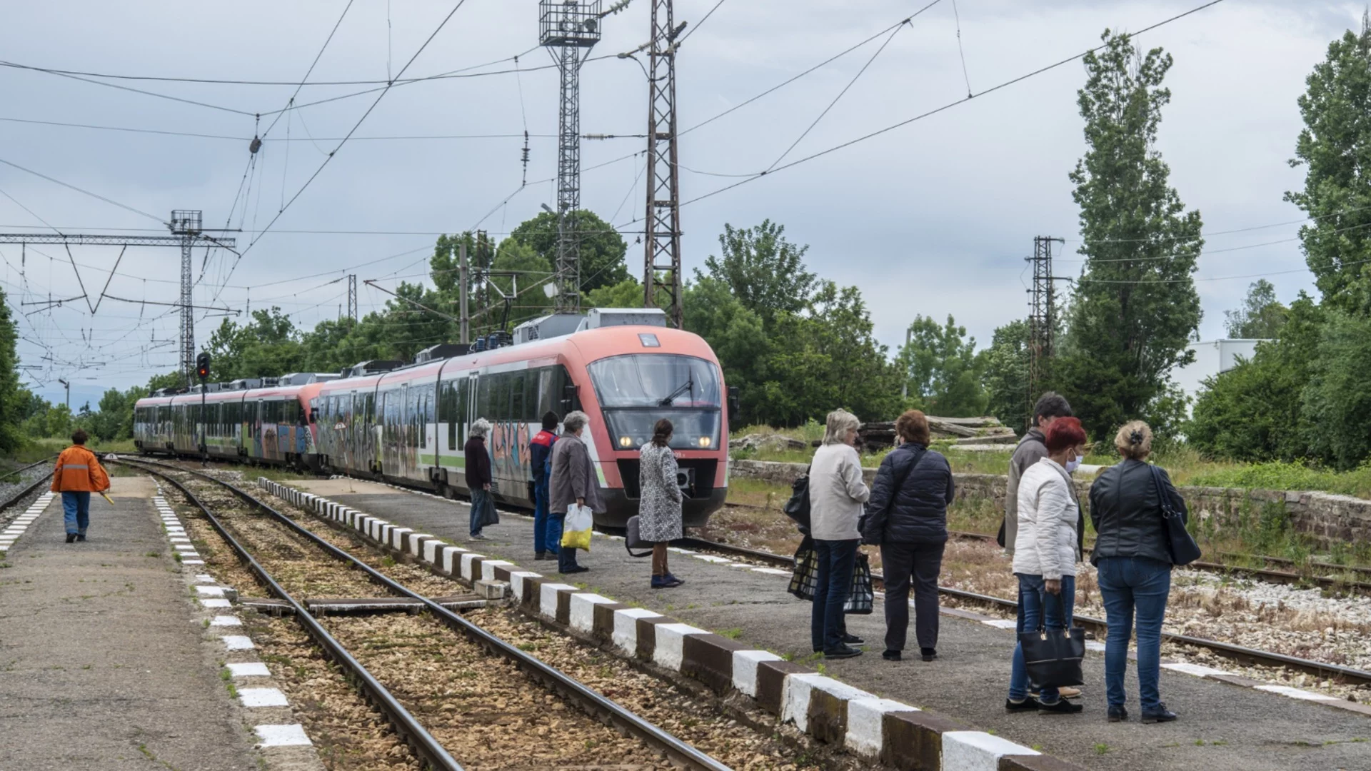 Пияни съпрузи се биха във влак
