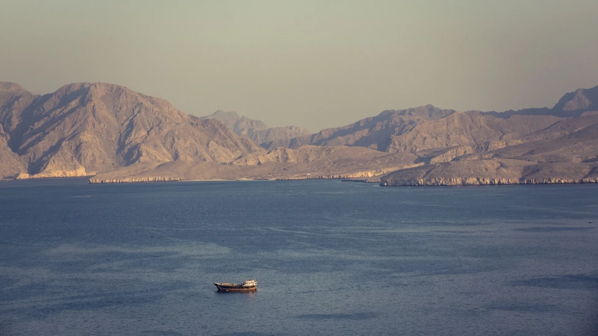 Тунели, дронове, мини: С уроци от Русия Иран прави Ормузкия проток непроходим (ВИДЕО)