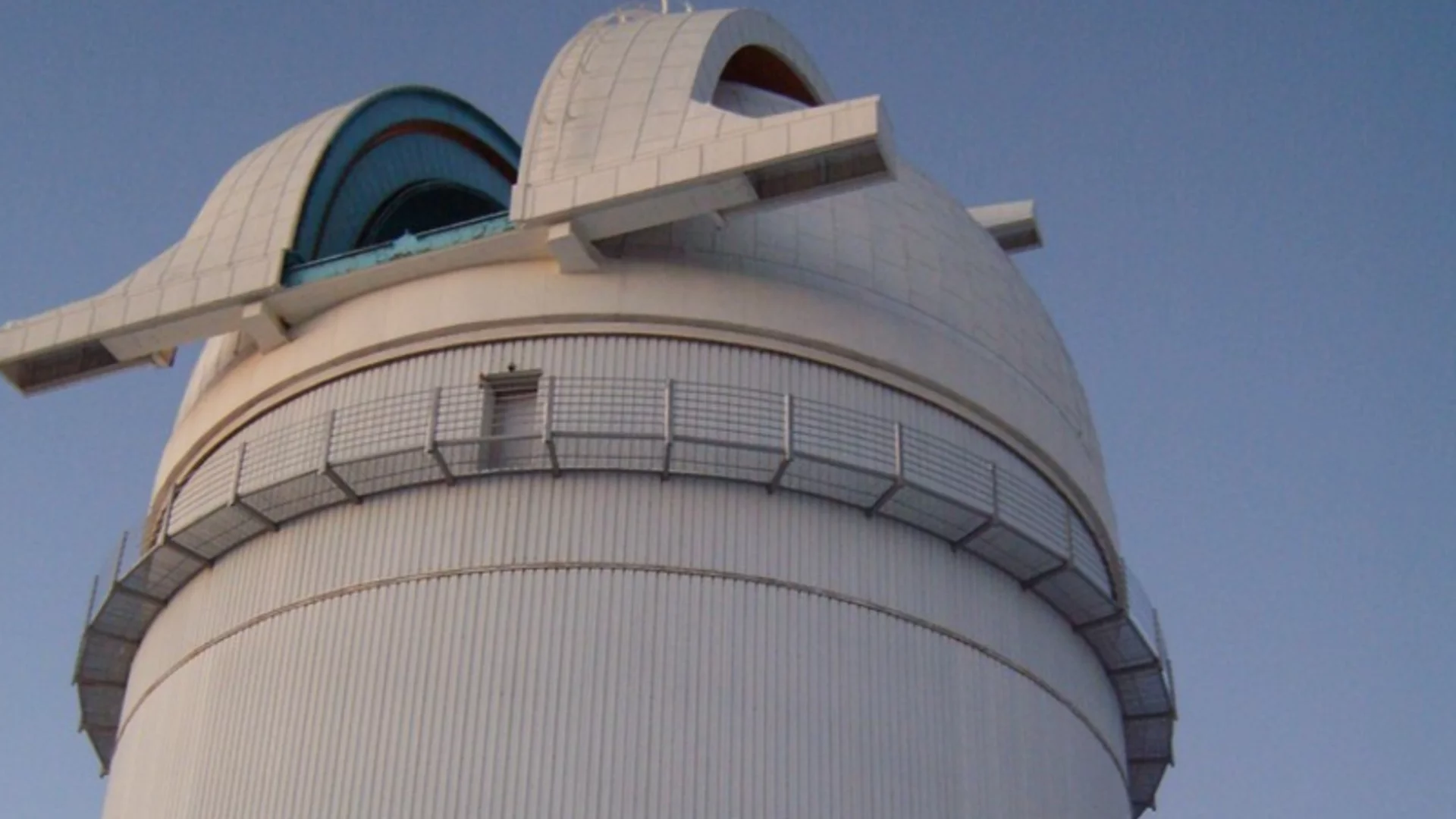 Националната обсерватория "Рожен" с нов рефлекторен телескоп