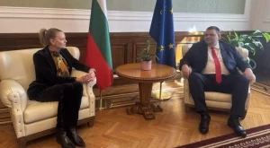 Стефка Костадинова става депутат - ще оправя България с Делян Пеевски